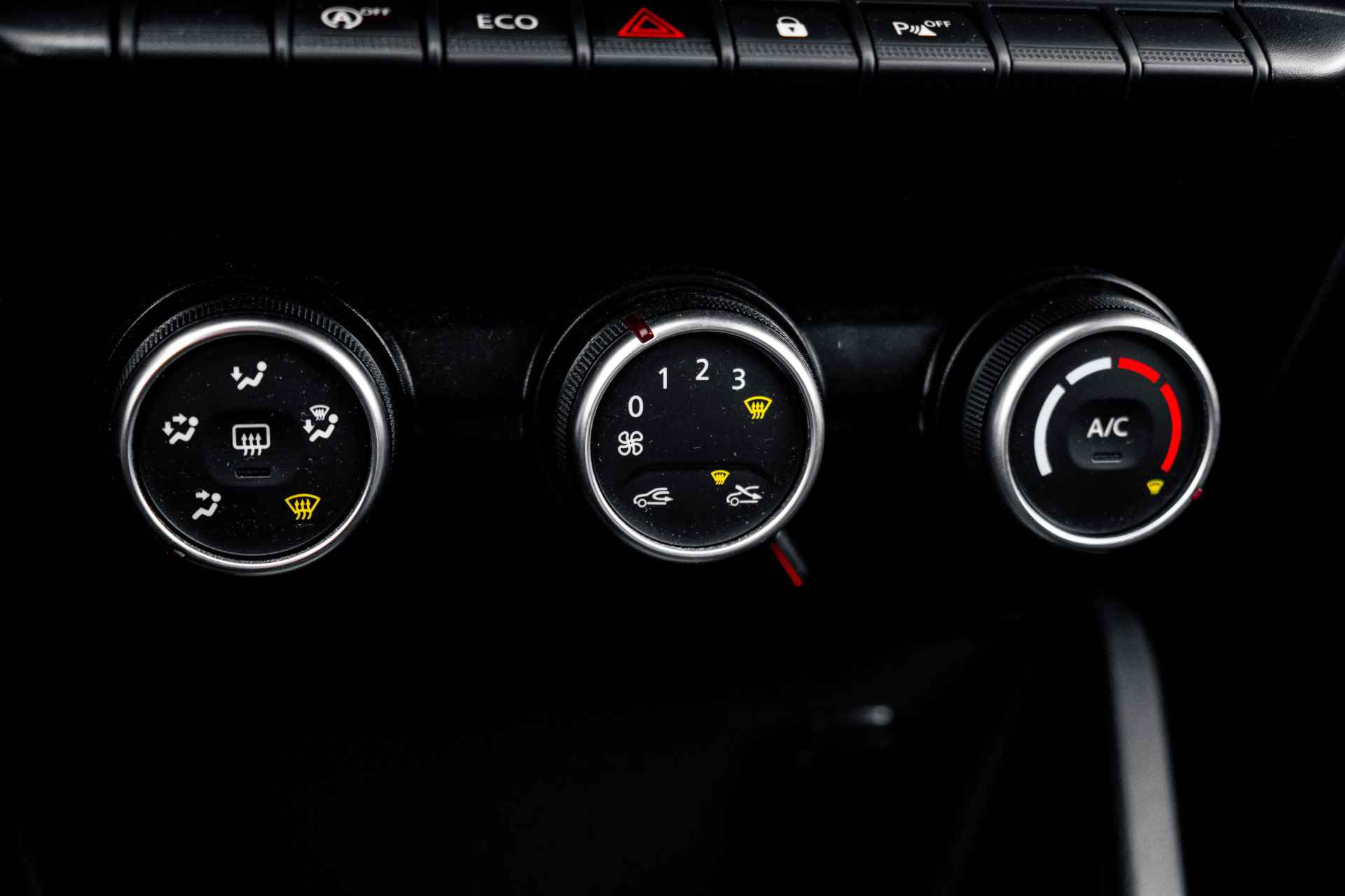 Dacia Duster 1.0 TCe Bi-Fuel Comfort | Trekhaak | Pack Look | Parkeersensoren achter | - 39/42