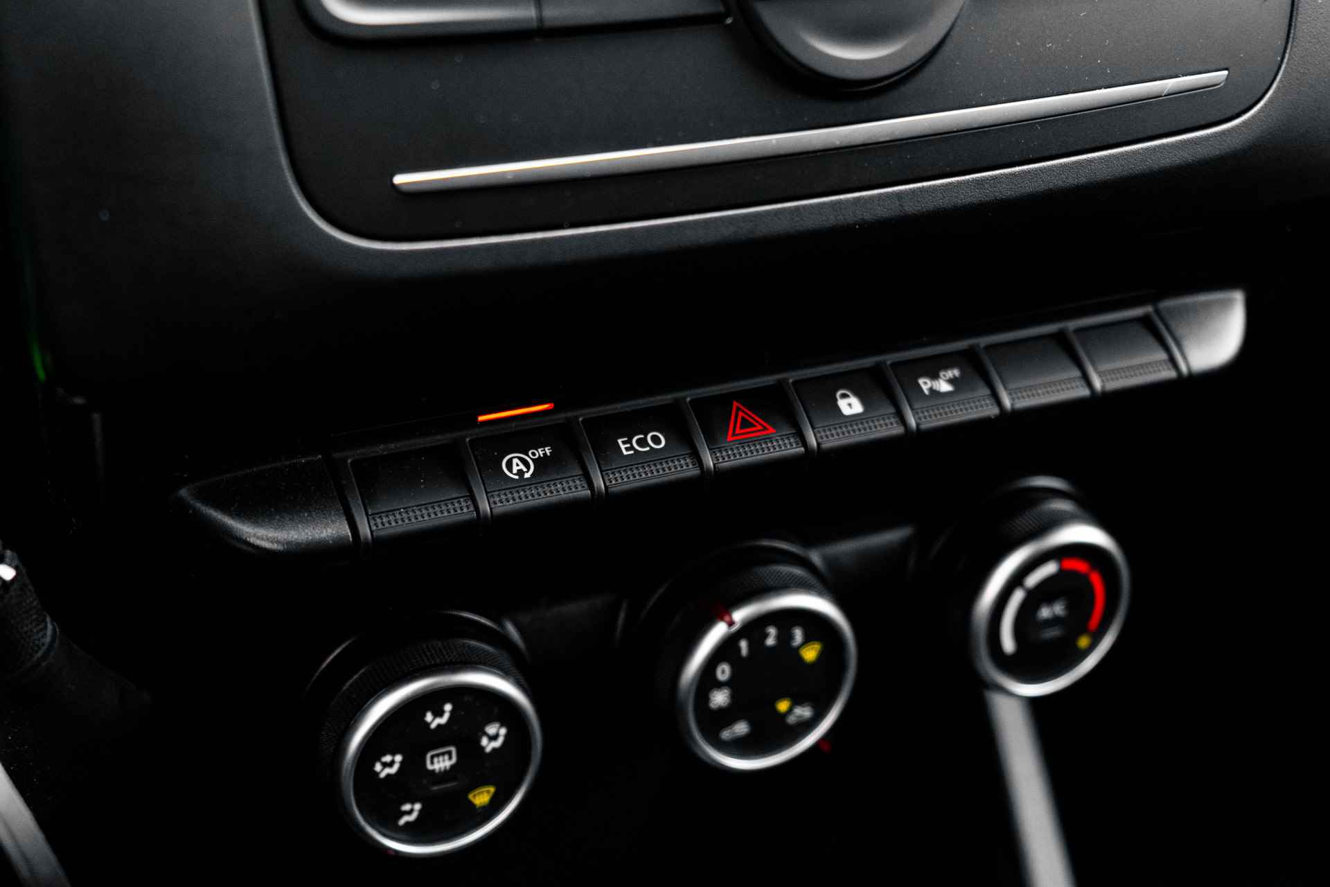 Dacia Duster 1.0 TCe Bi-Fuel Comfort | Trekhaak | Pack Look | Parkeersensoren achter | - 40/42