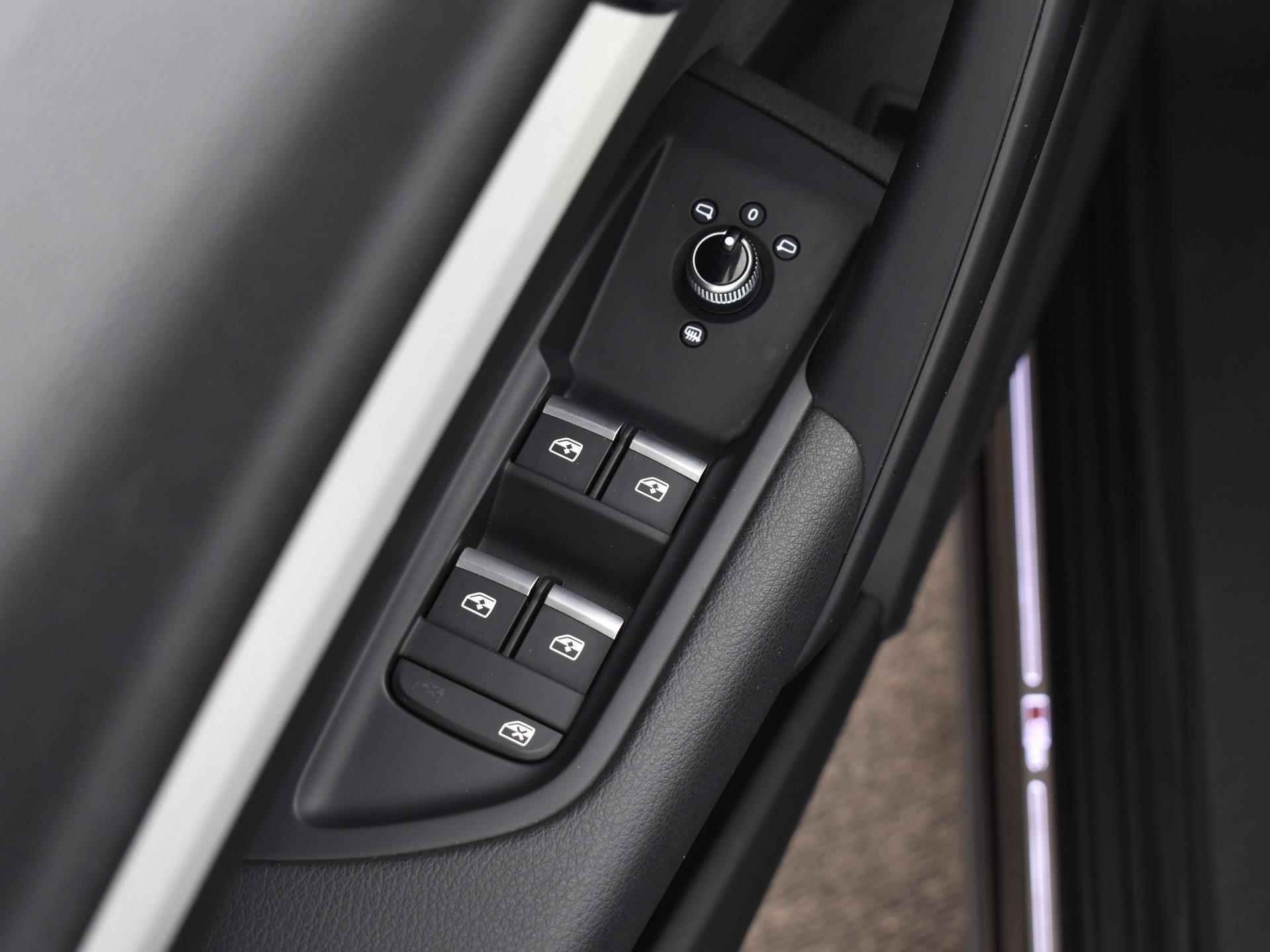 Audi Q5 2.0 Tfsi 252pk S-tronic Quattro Launch Edition | Climatronic | Panoramadak | Navi | Smartphone Interface | S-Line | Elek. Achterklep | 20'' Inch | 12 Maanden BOVAG Garantie - 32/37