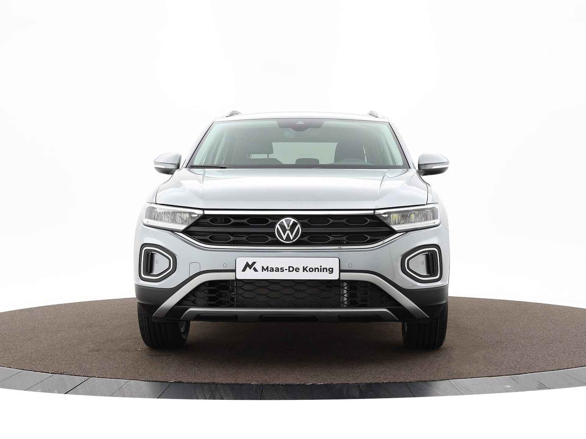 Volkswagen T-Roc Life Edition 1.0  TSI 116 pk 6 versn. Hand ·  Airconditioning automatisch, 2-zone (climatronic) · Privatelease €,-398 per maand · incl. inruilvoordeel · - 30/41