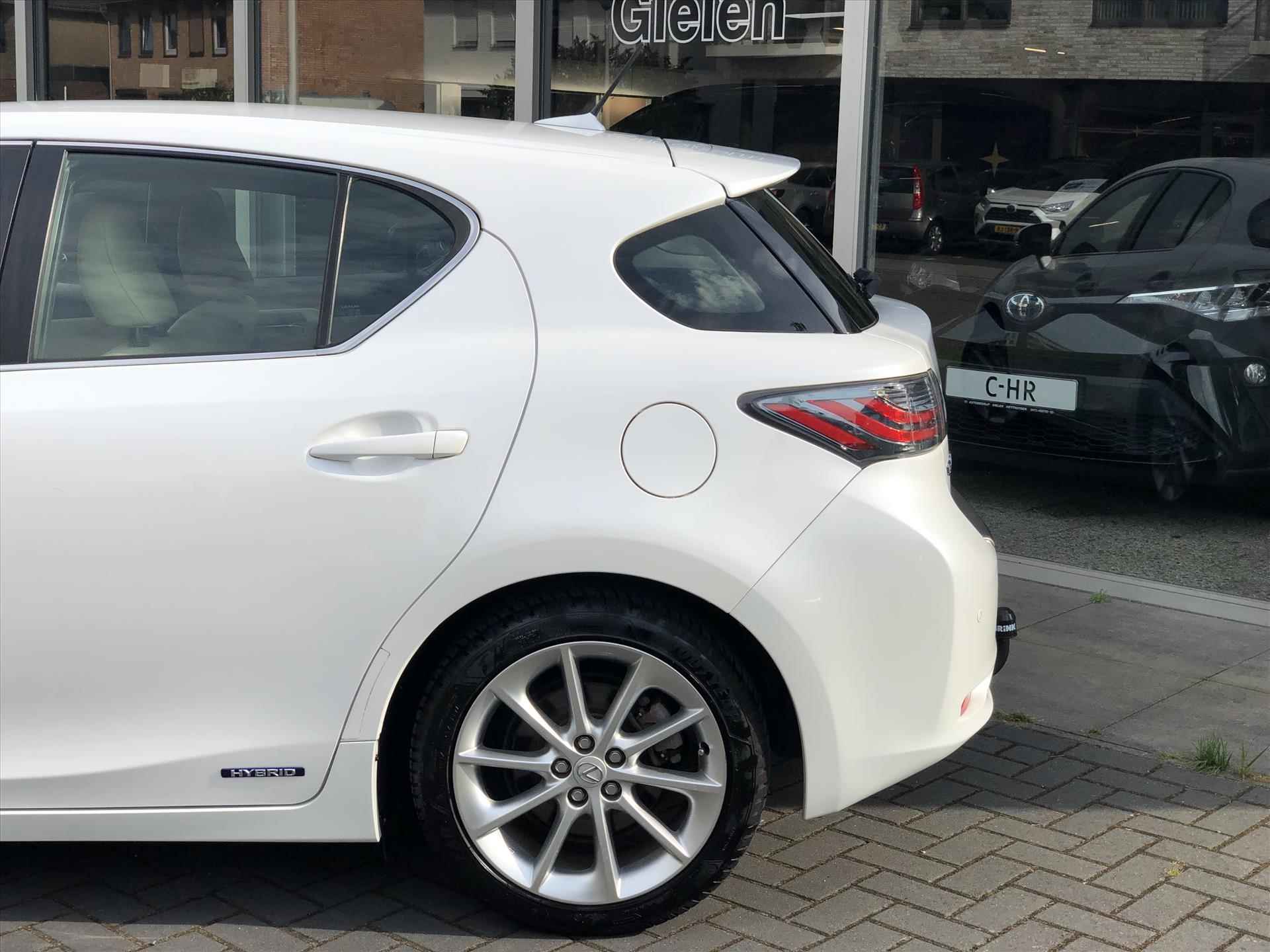 Lexus Ct 200h Luxury Line | Mark Levinson, Leer, Geheugenfunctie, Parkeersensoren, Trekhaak, Stoelverwarming - 2/43