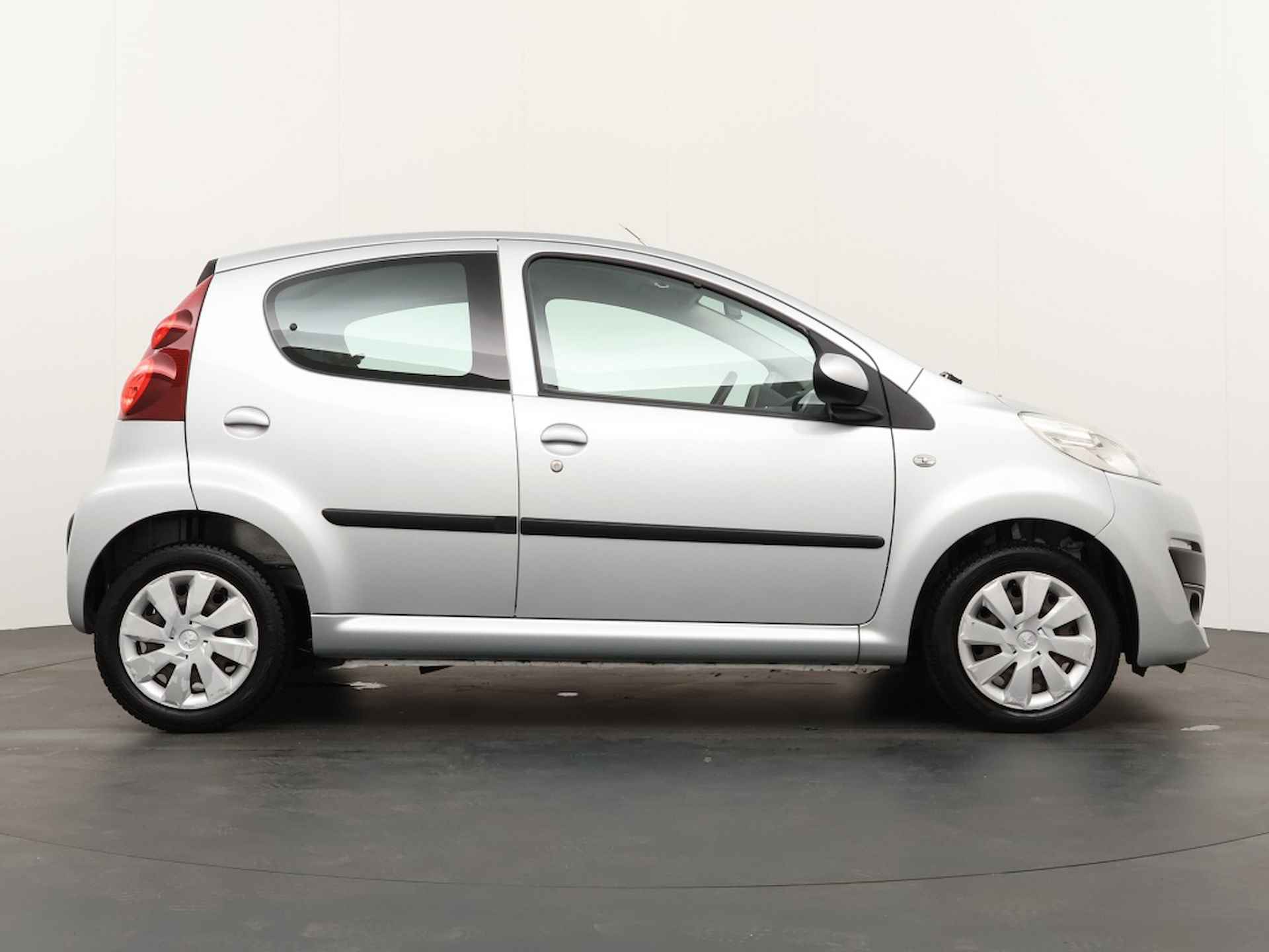 Peugeot 107 1.0 Active - 22/25