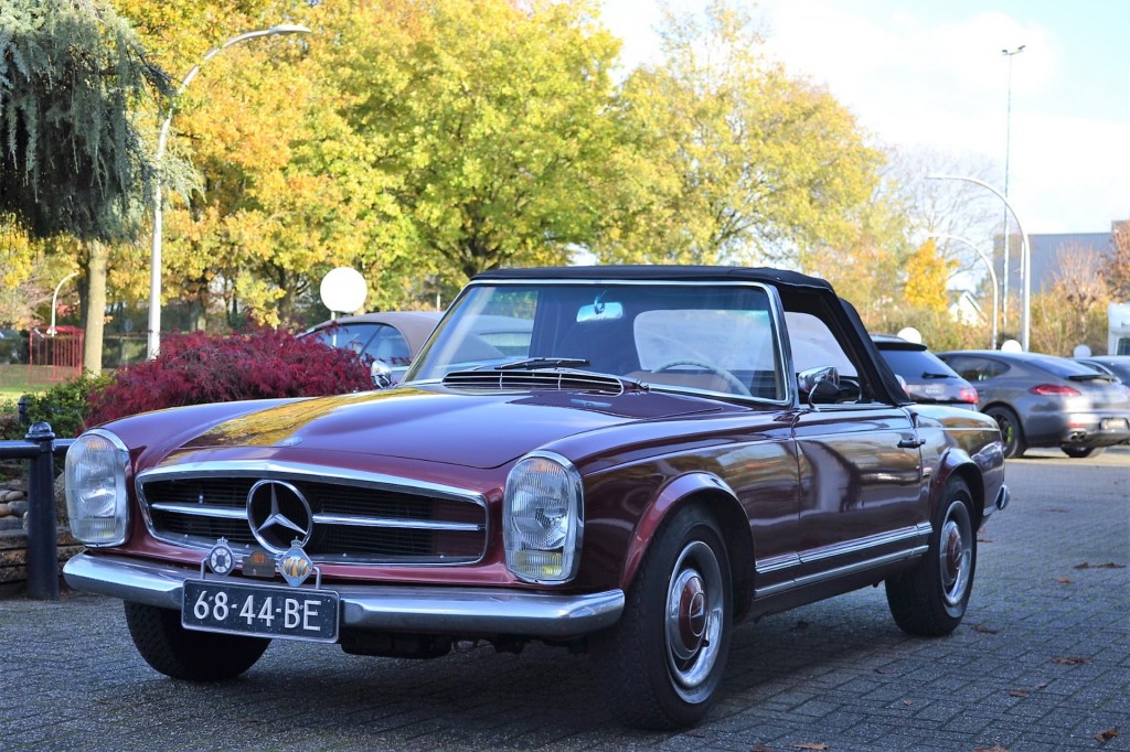 MERCEDES-BENZ 230 230 SL Pagode