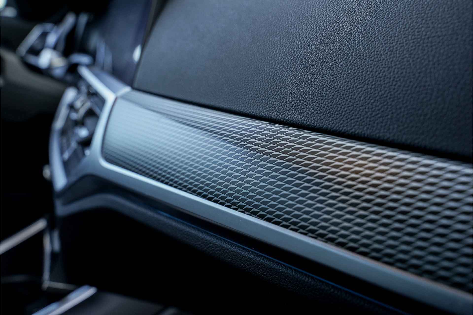 BMW 3 Serie Touring 330e | M Sport | Navigatie | Live Cockpit | Camera - 15/41
