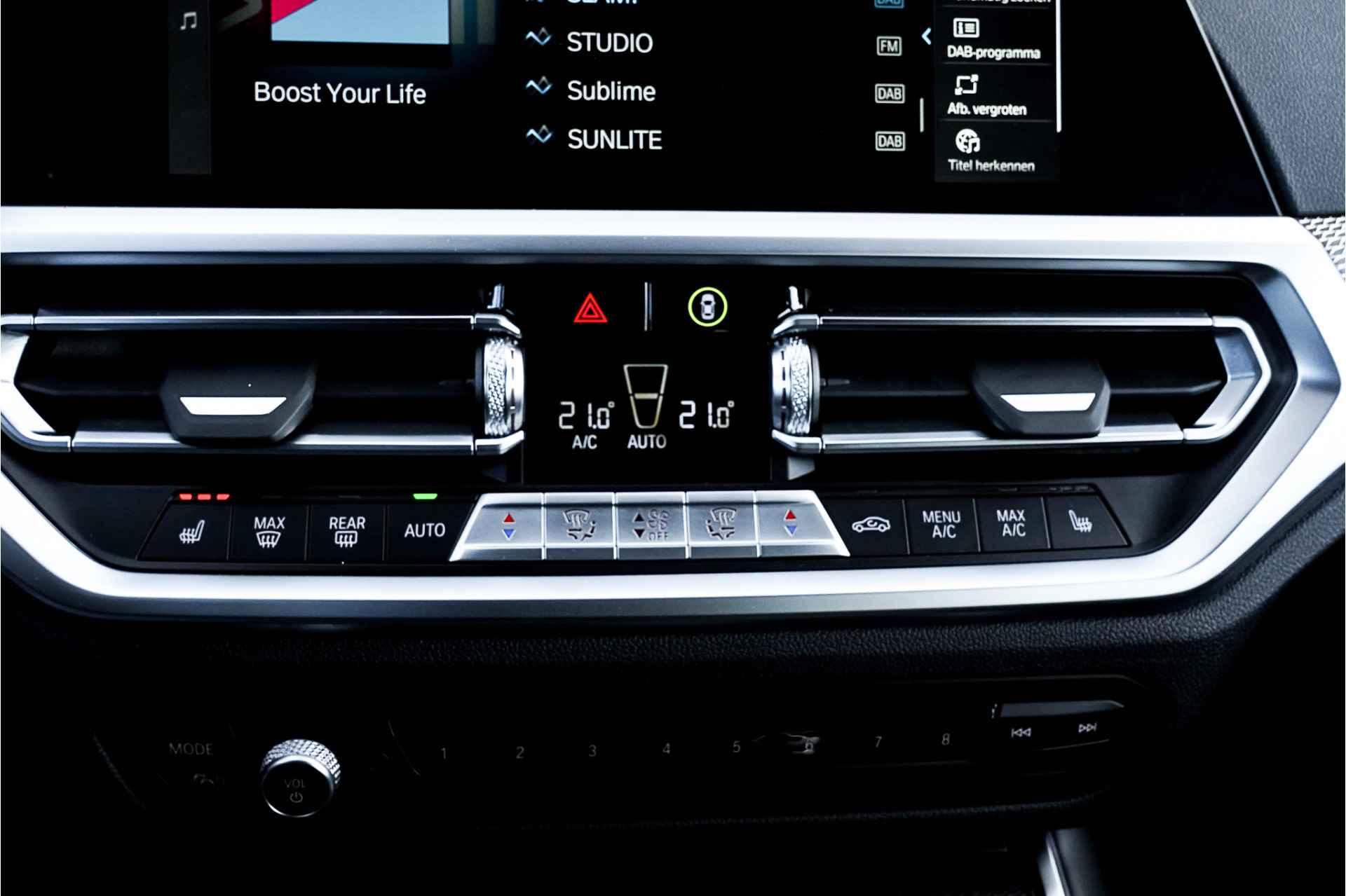 BMW 3 Serie Touring 330e | M Sport | Navigatie | Live Cockpit | Camera - 19/41
