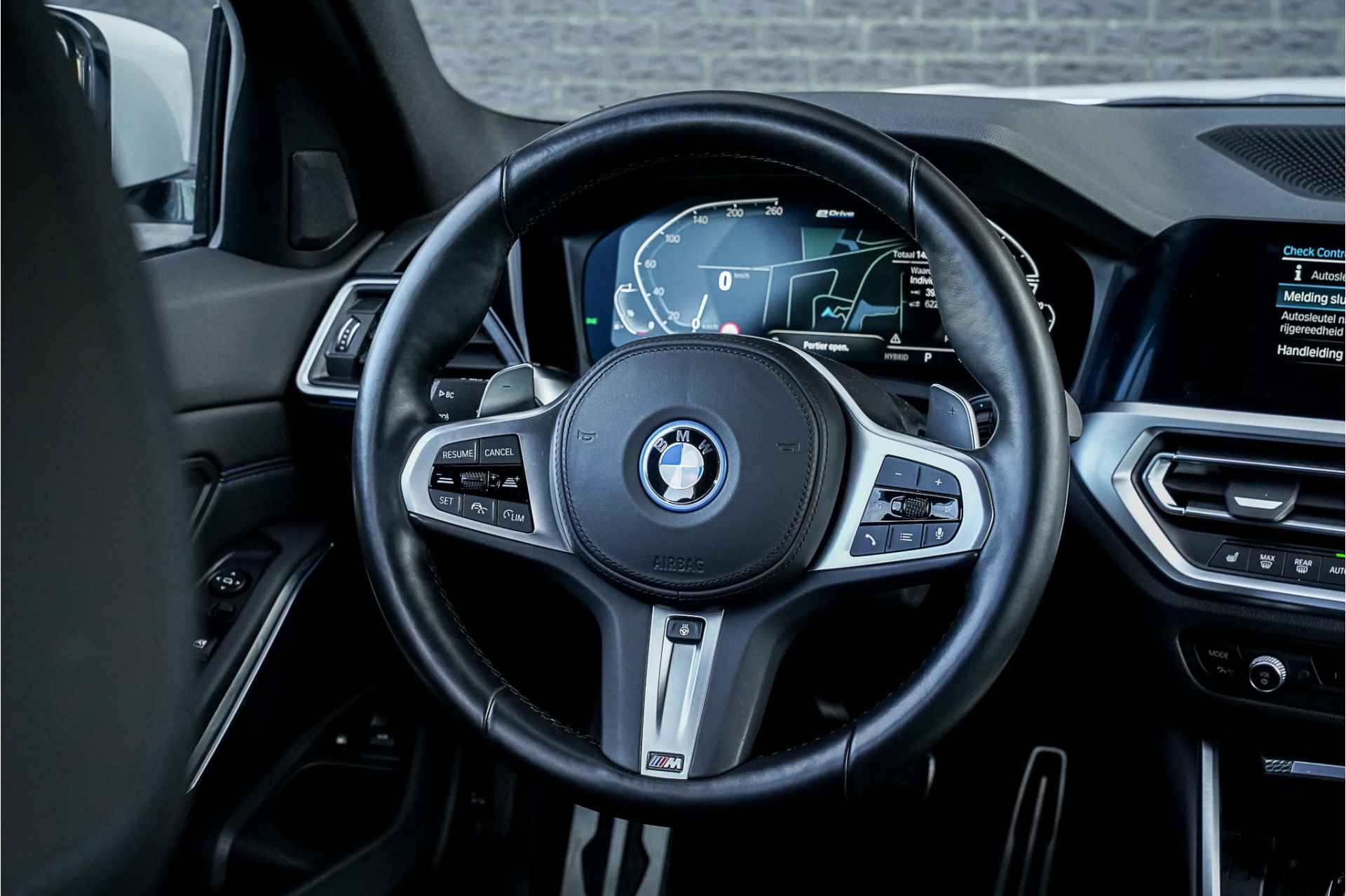 BMW 3 Serie Touring 330e | M Sport | Navigatie | Live Cockpit | Camera - 21/41
