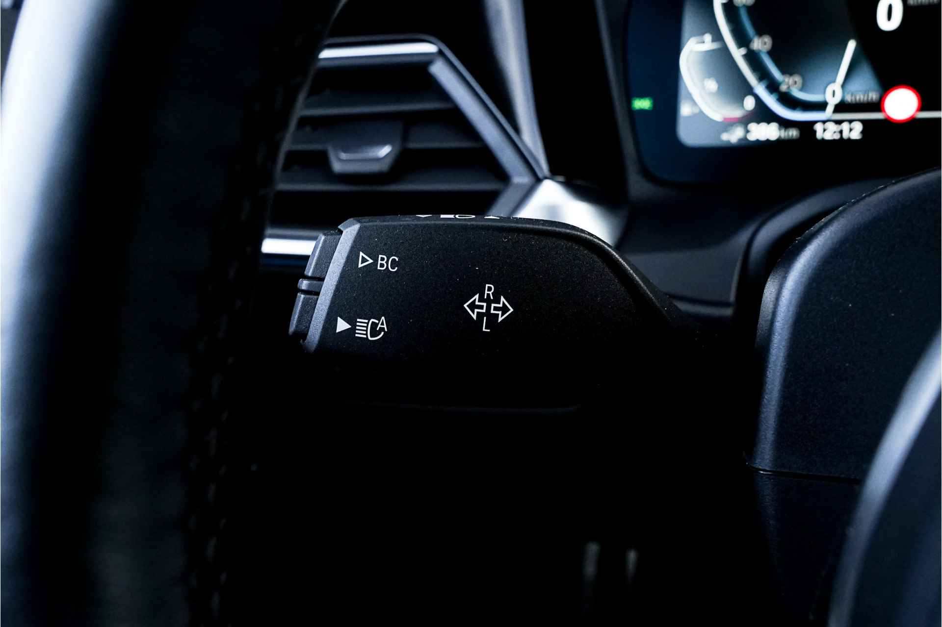 BMW 3 Serie Touring 330e | M Sport | Navigatie | Live Cockpit | Camera - 28/41