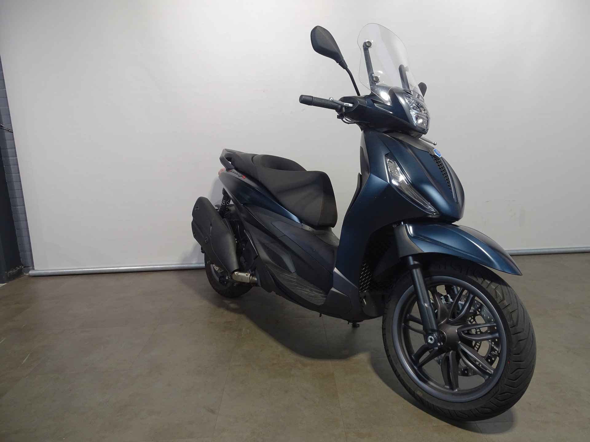 Piaggio BEVERLY 400 S - 5/6