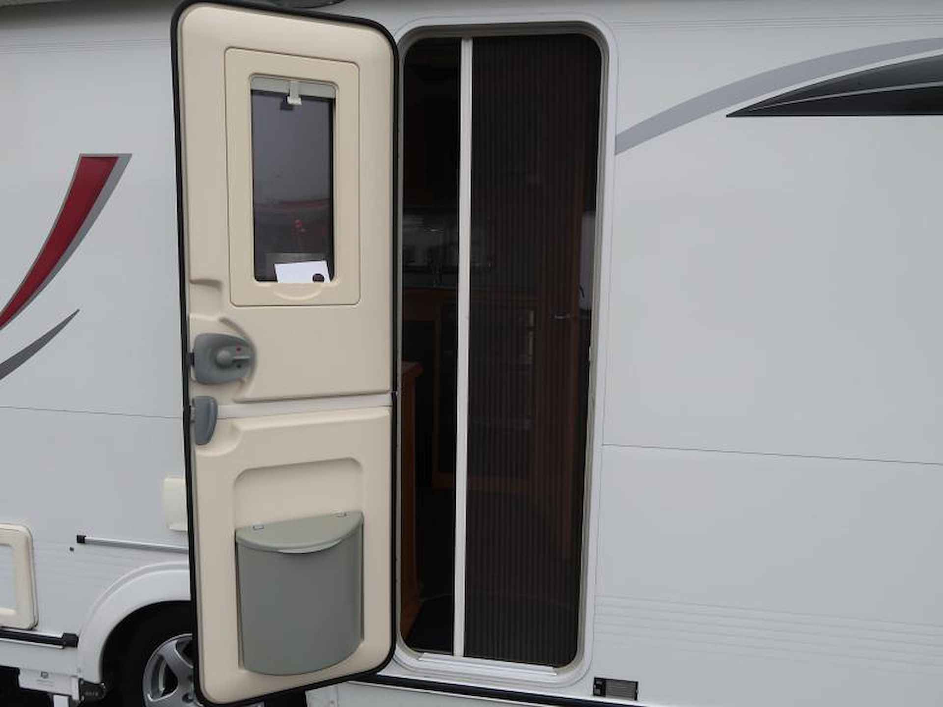 Elddis Odyssey 462 MOVER, VOORTENT, LUIFEL - 20/24