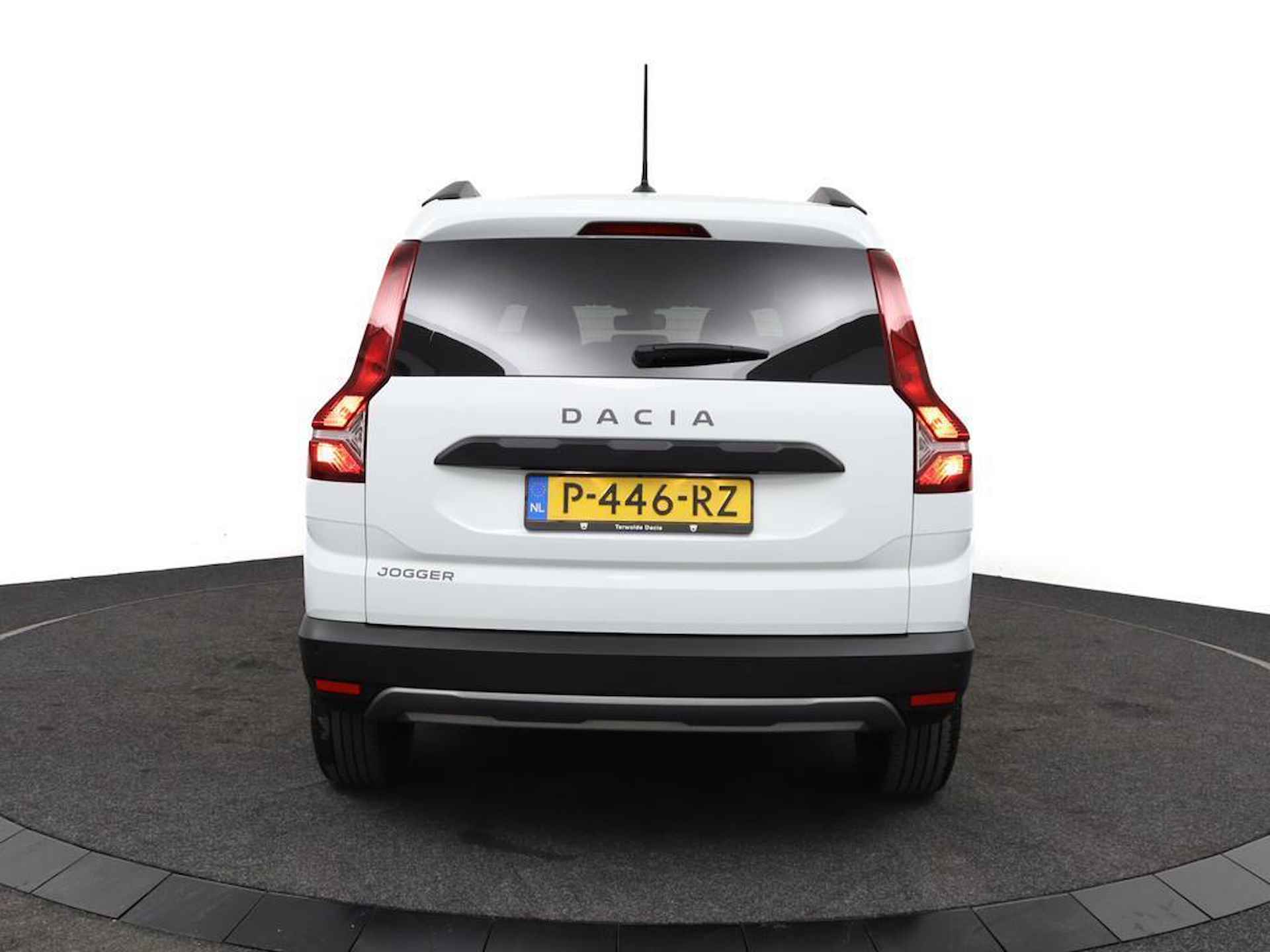 Dacia Jogger 1.0 TCe Bi-Fuel Comfort 5p. | LPG af fabriek | Eerste eigenaar | Apple CarPlay / Android Auto NAVI | Parkeersensoren | Cruise | Mistlampen - 8/45