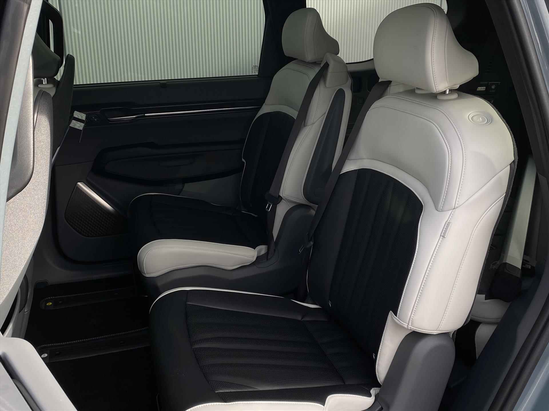 KIA Ev9 99,8kWh 384pk AWD Dual Motor Launch Edition GT-Line | Massage stoel | Digitale spiegel | 360* Camera | 6 zits | - 12/61
