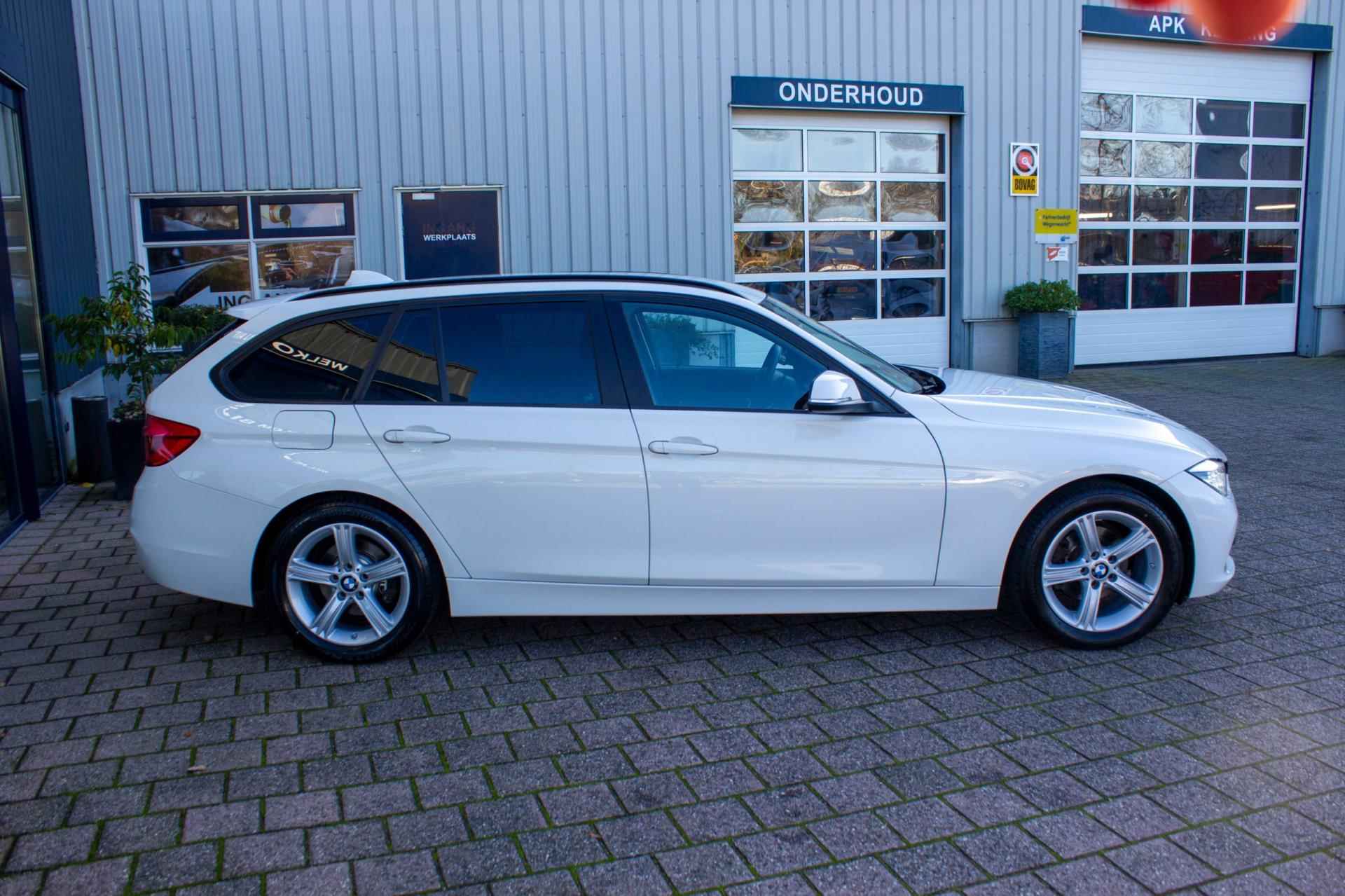 BMW 3-serie Touring 320i Automaat | Prijs rijklaar incl. 12 mnd garantie | Trekhaak Carplay Elek. achterklep - 10/47