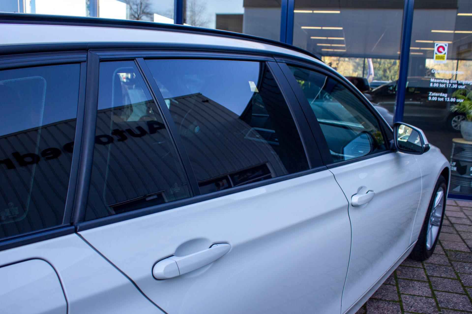 BMW 3-serie Touring 320i Automaat | Prijs rijklaar incl. 12 mnd garantie | Trekhaak Carplay Elek. achterklep - 16/47