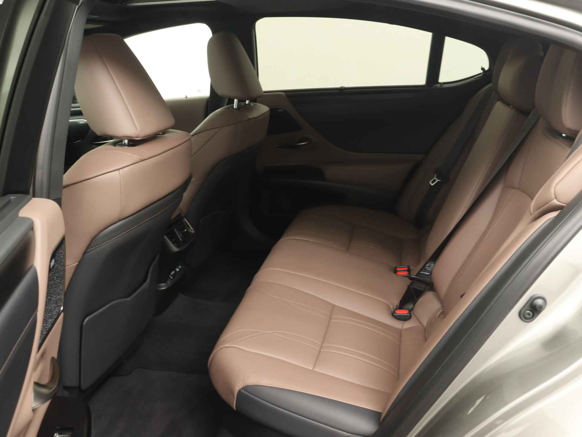 Lexus ES 300h President Line | Dodehoekdetector | Verwarmde voorstoelen | Stuurwiel verwarmd | - 21/50