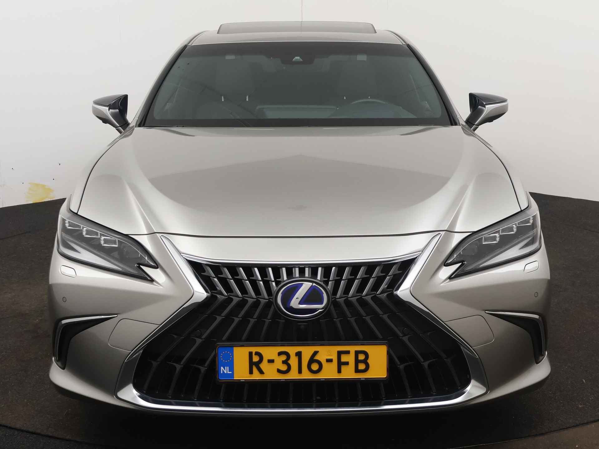 Lexus ES 300h President Line | Dodehoekdetector | Verwarmde voorstoelen | Stuurwiel verwarmd | - 28/50