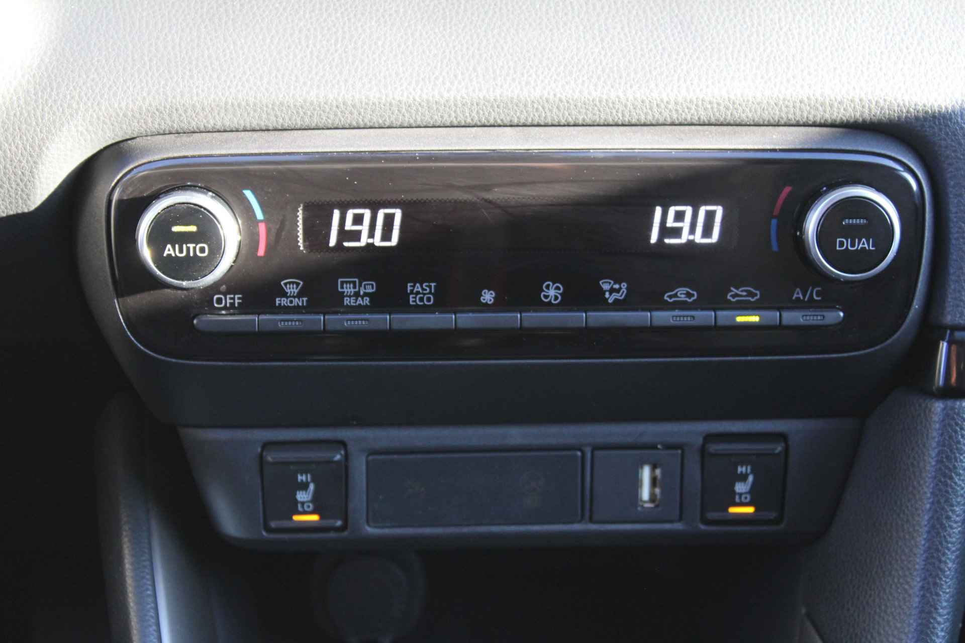 Mazda 2 Hybrid 1.5 Select | Airco | Navi | Cruise | PDC | Head-up display | Camera | - 24/37