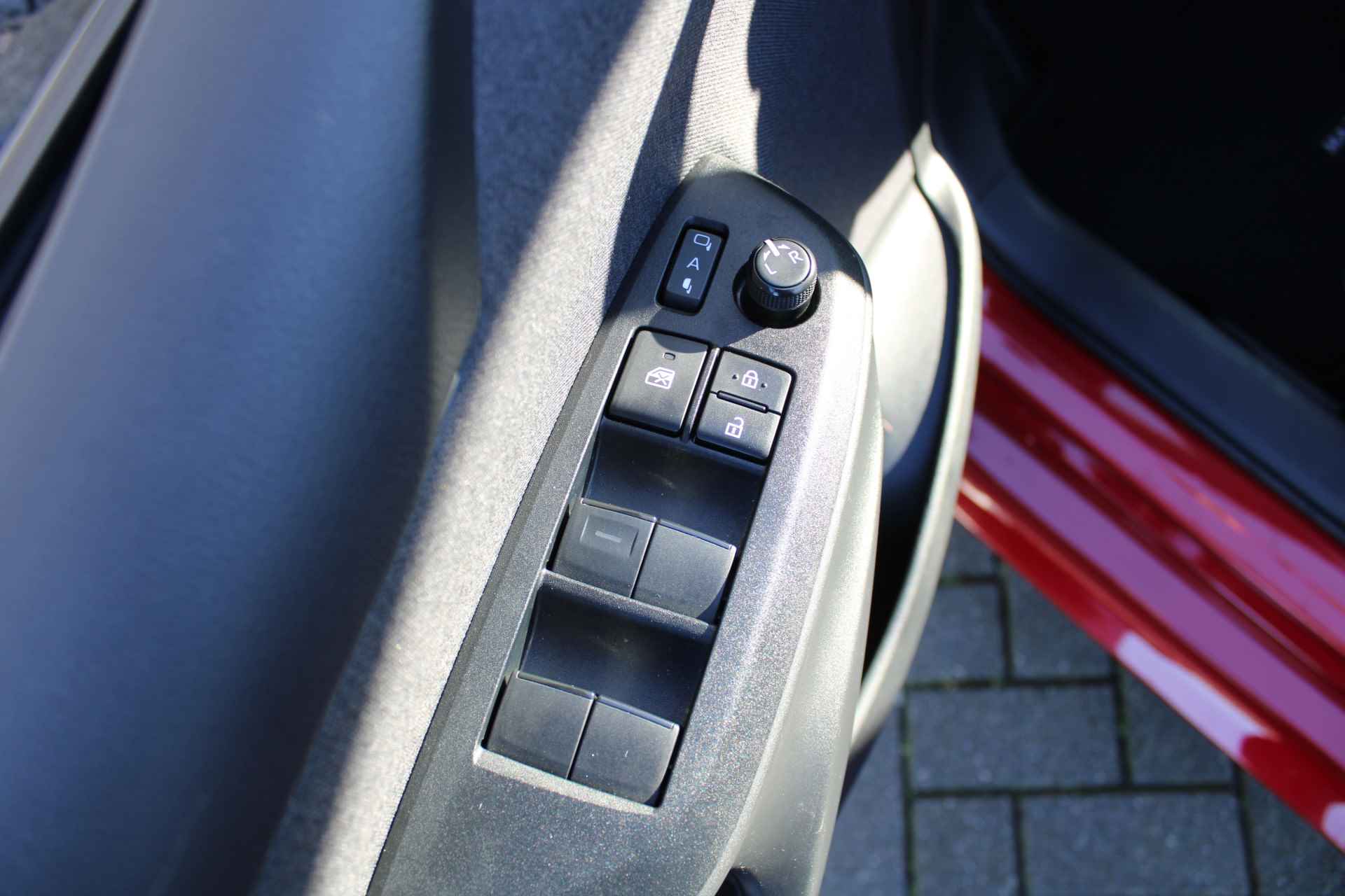 Mazda 2 Hybrid 1.5 Select | Airco | Navi | Cruise | PDC | Head-up display | Camera | - 30/37