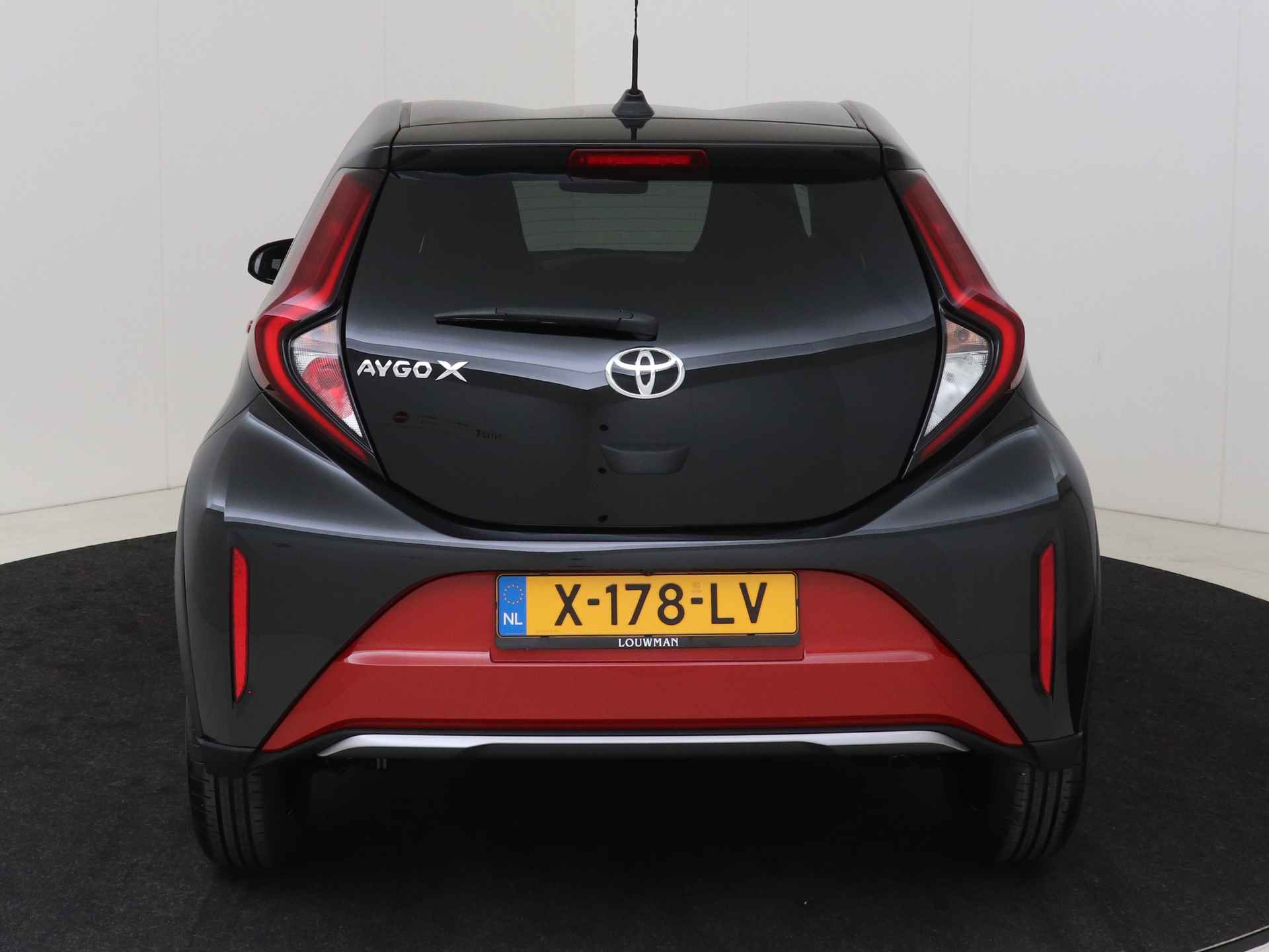 Toyota Aygo X 1.0 VVT-i MT envy DEMO I Navigatie I Climate Control I Cruise Control Adaptief I Camera I USB I LM Velgen 17 inch I Draadloze telefoonlader I - 28/40