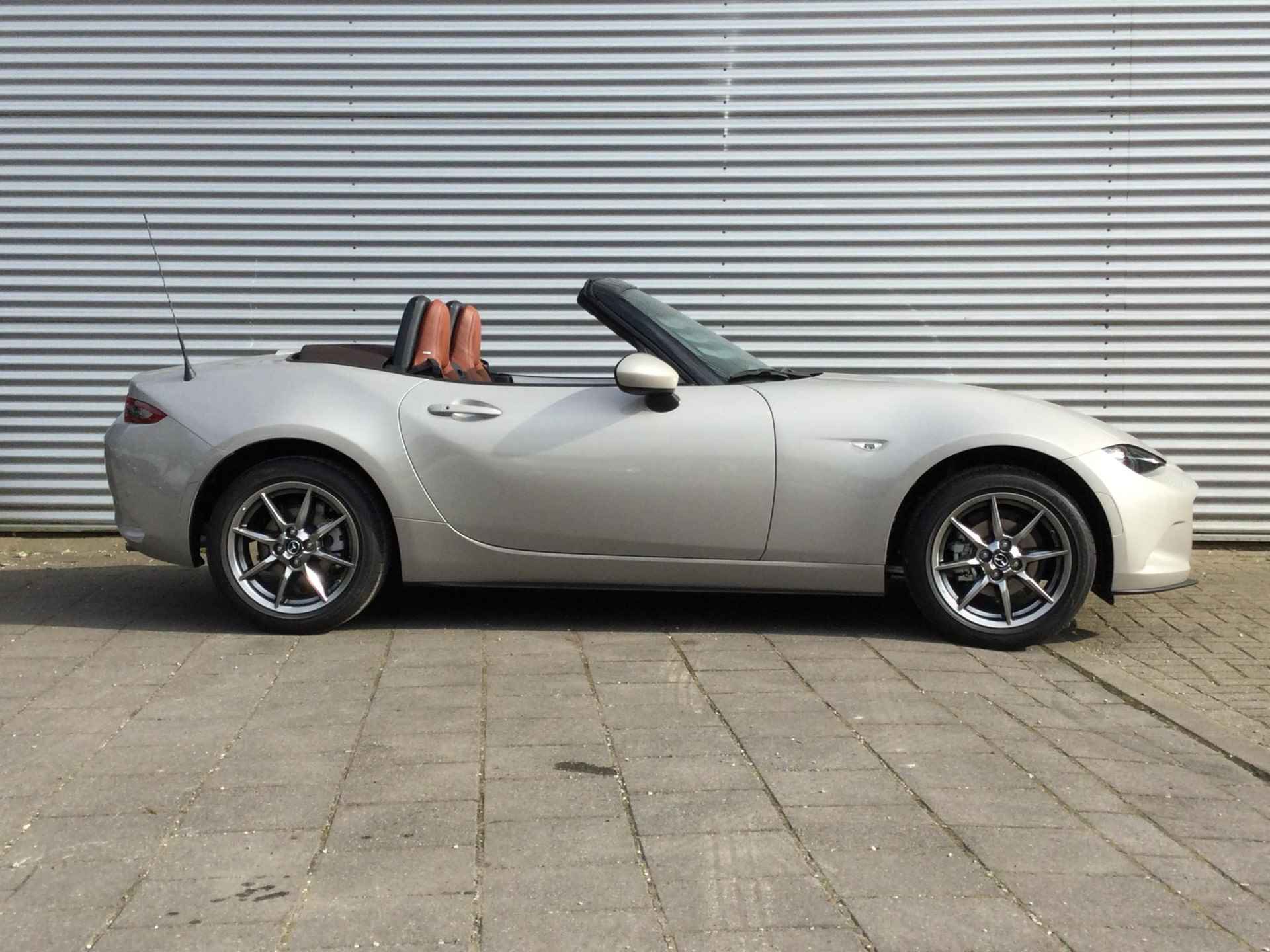 Mazda MX-5 1.5 SkyActiv-G 132 Kazari Direct leverbaar| € 4.640,- KORTING - 6/25