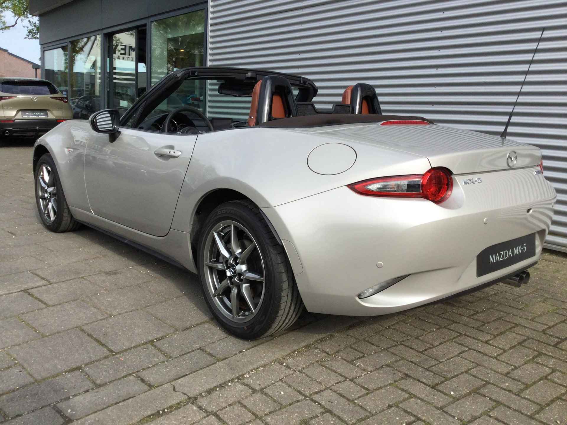 Mazda MX-5 1.5 SkyActiv-G 132 Kazari Direct leverbaar| € 4.640,- KORTING - 8/25