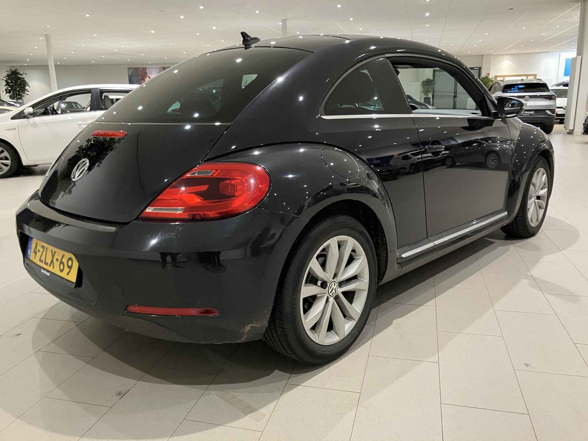 Volkswagen Beetle 1.2 TSI Design BlueMotion 105 PK | Cruise Control | Parkeersensoren | Bluetooth| Stoelverwarming | Lichtmetalen Velgen | Navigatie | - 4/19