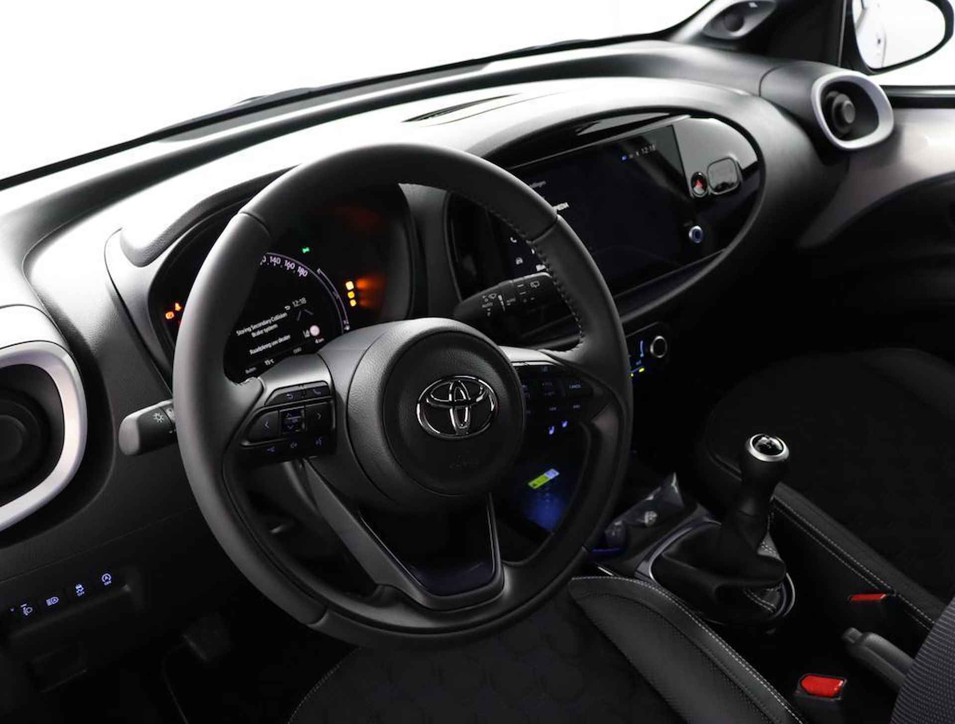 Toyota Aygo X 1.0 VVT-i MT JBL | Adaptive Cruise Control | Navigatie | Apple Carplay | Android Auto | JBL audio | Stoelverwarming | - 39/42