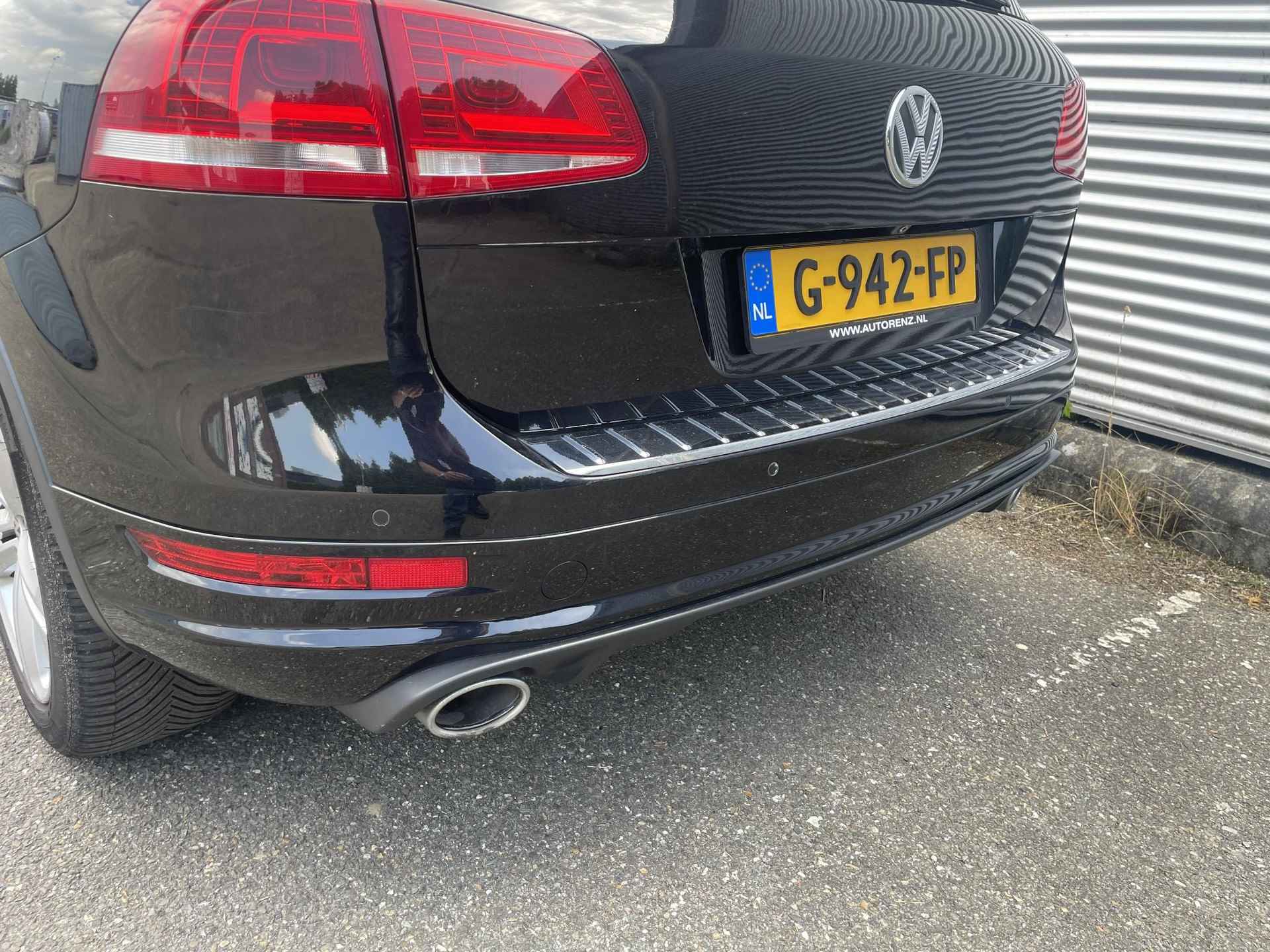 Volkswagen Touareg 3.0 TDI R-line - 31/43