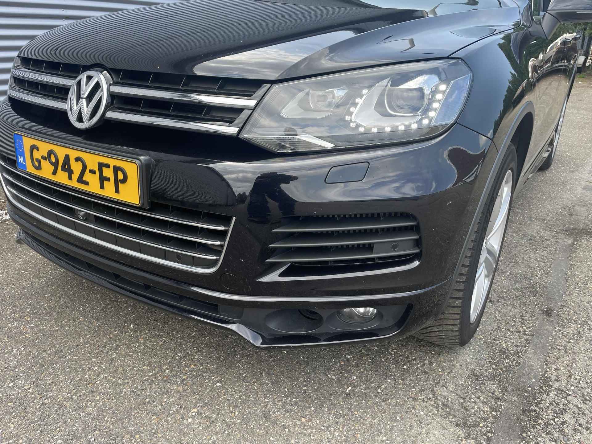 Volkswagen Touareg 3.0 TDI R-line - 35/43