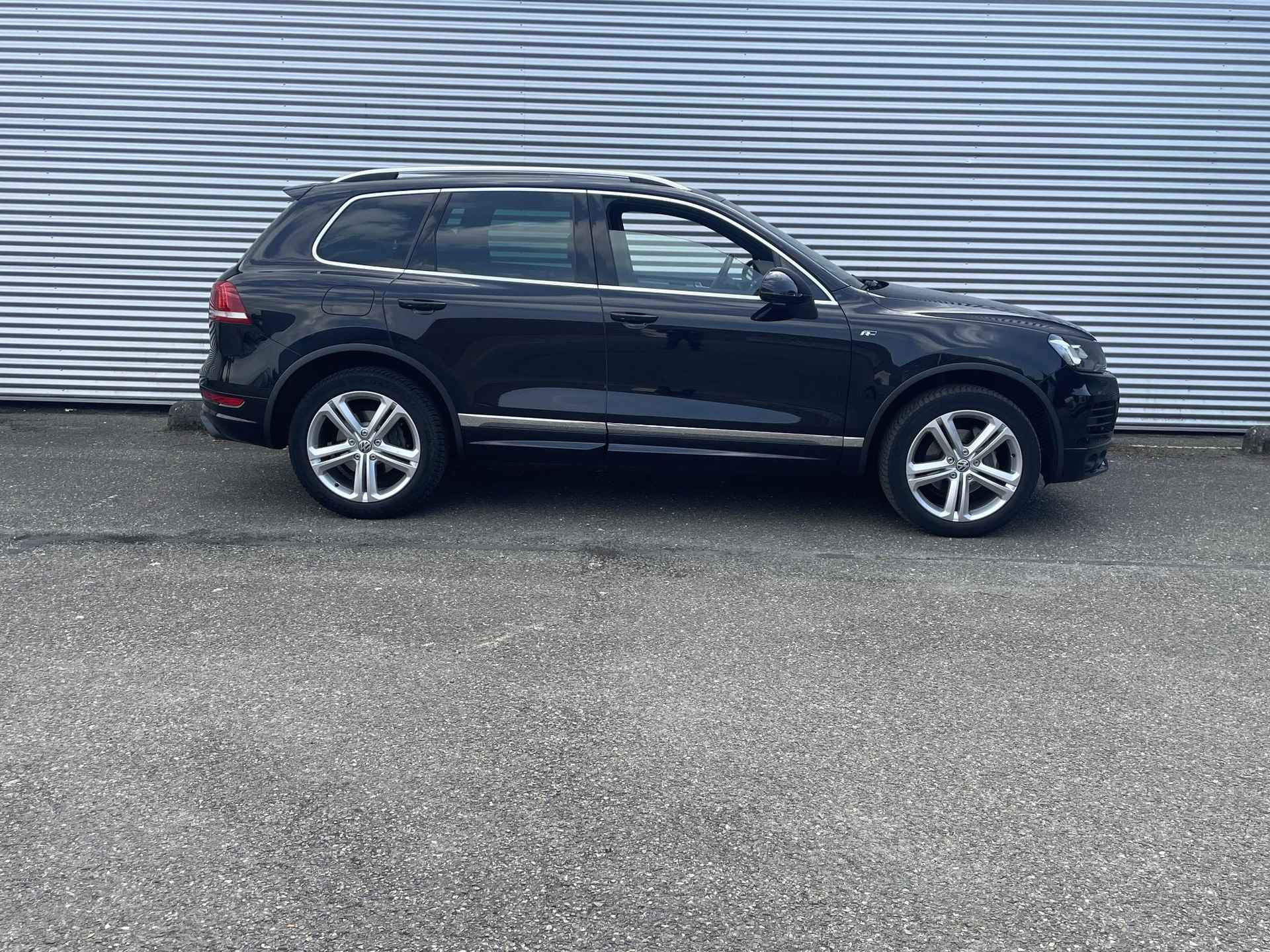 Volkswagen Touareg 3.0 TDI R-line - 4/43