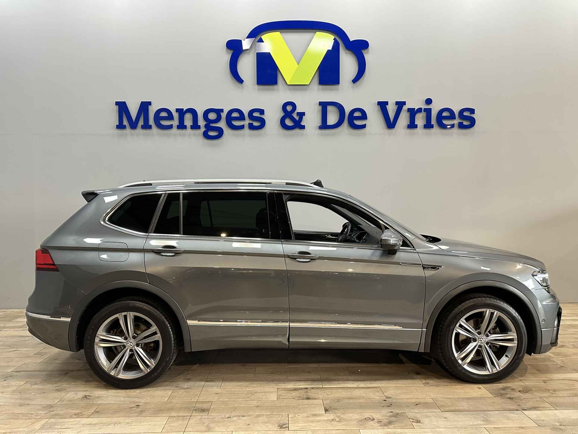 Volkswagen Tiguan Allspace 1.5 TSI Highline Business R 7pers. R Line | LED | Panorama | Virtual | Camera | Trekhaak | Adaptive Cruise | Massage stoelen | Apple Carplay Android Auto | Isofix | NAP | - 2/55