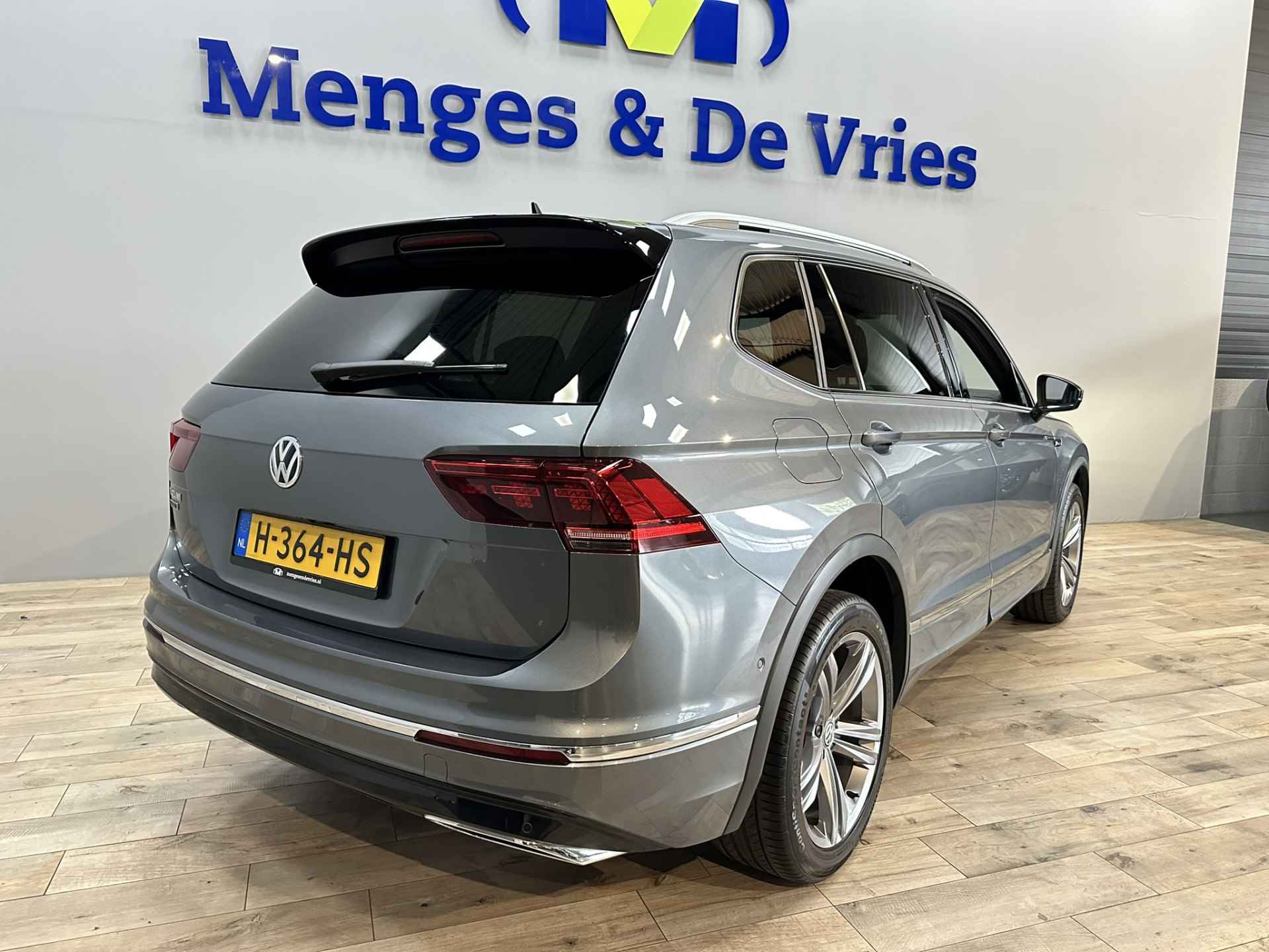 Volkswagen Tiguan Allspace 1.5 TSI Highline Business R 7pers. R Line | LED | Panorama | Virtual | Camera | Trekhaak | Adaptive Cruise | Massage stoelen | Apple Carplay Android Auto | Isofix | NAP | - 3/55