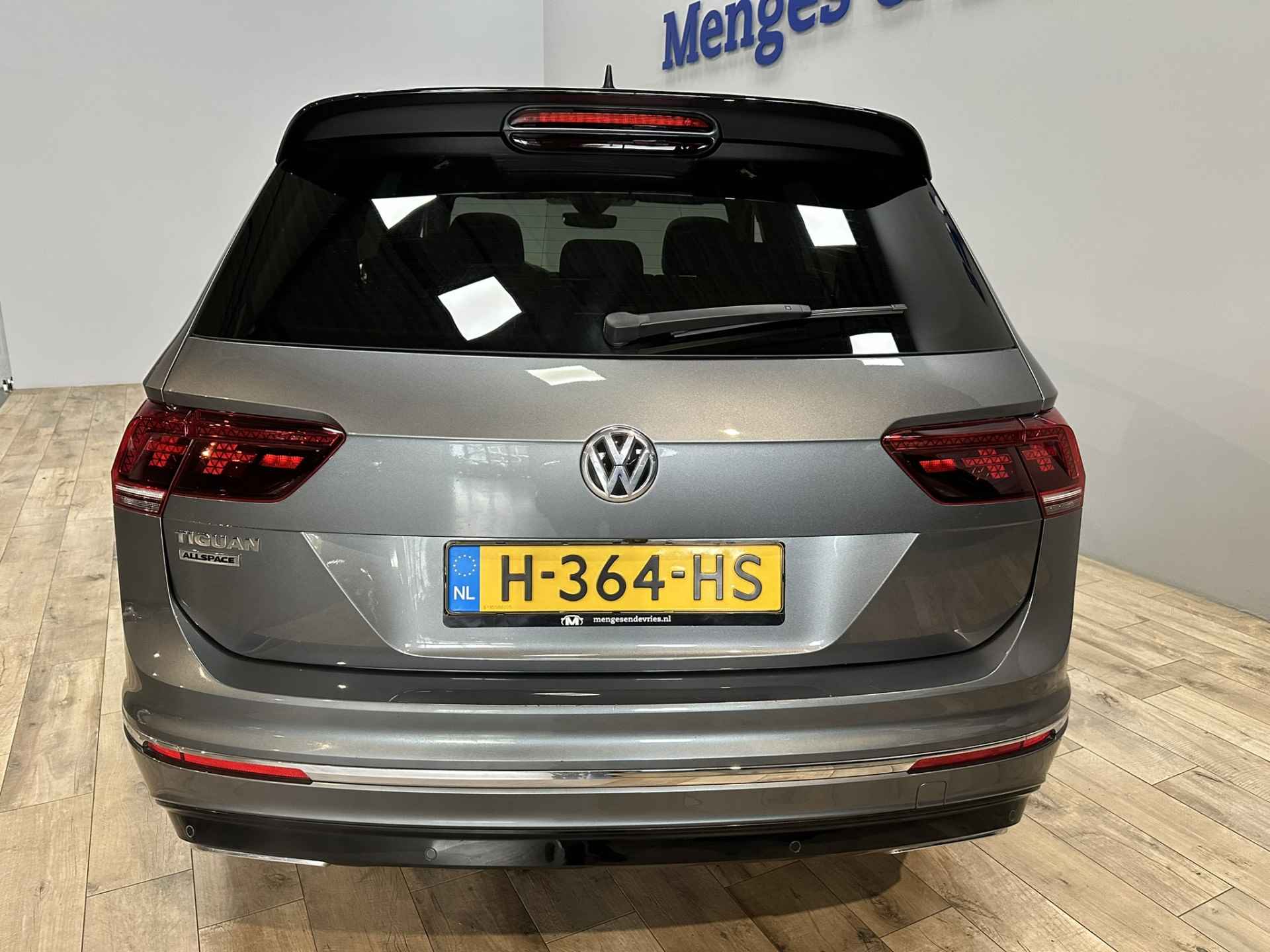 Volkswagen Tiguan Allspace 1.5 TSI Highline Business R 7pers. R Line | LED | Panorama | Virtual | Camera | Trekhaak | Adaptive Cruise | Massage stoelen | Apple Carplay Android Auto | Isofix | NAP | - 4/55