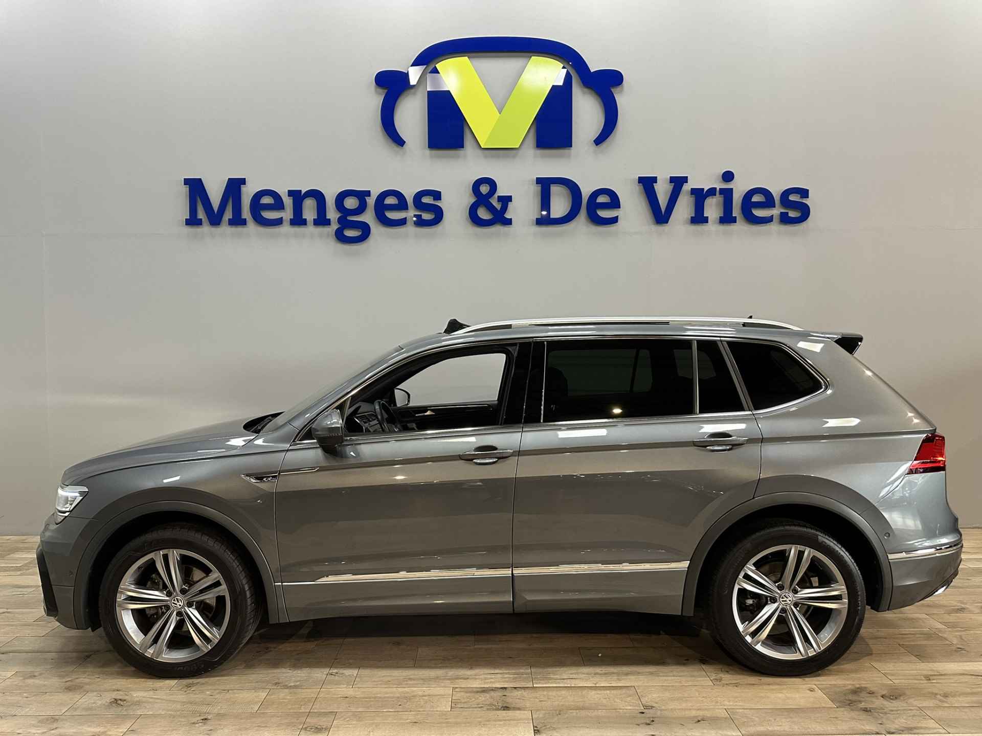 Volkswagen Tiguan Allspace 1.5 TSI Highline Business R 7pers. R Line | LED | Panorama | Virtual | Camera | Trekhaak | Adaptive Cruise | Massage stoelen | Apple Carplay Android Auto | Isofix | NAP | - 6/55