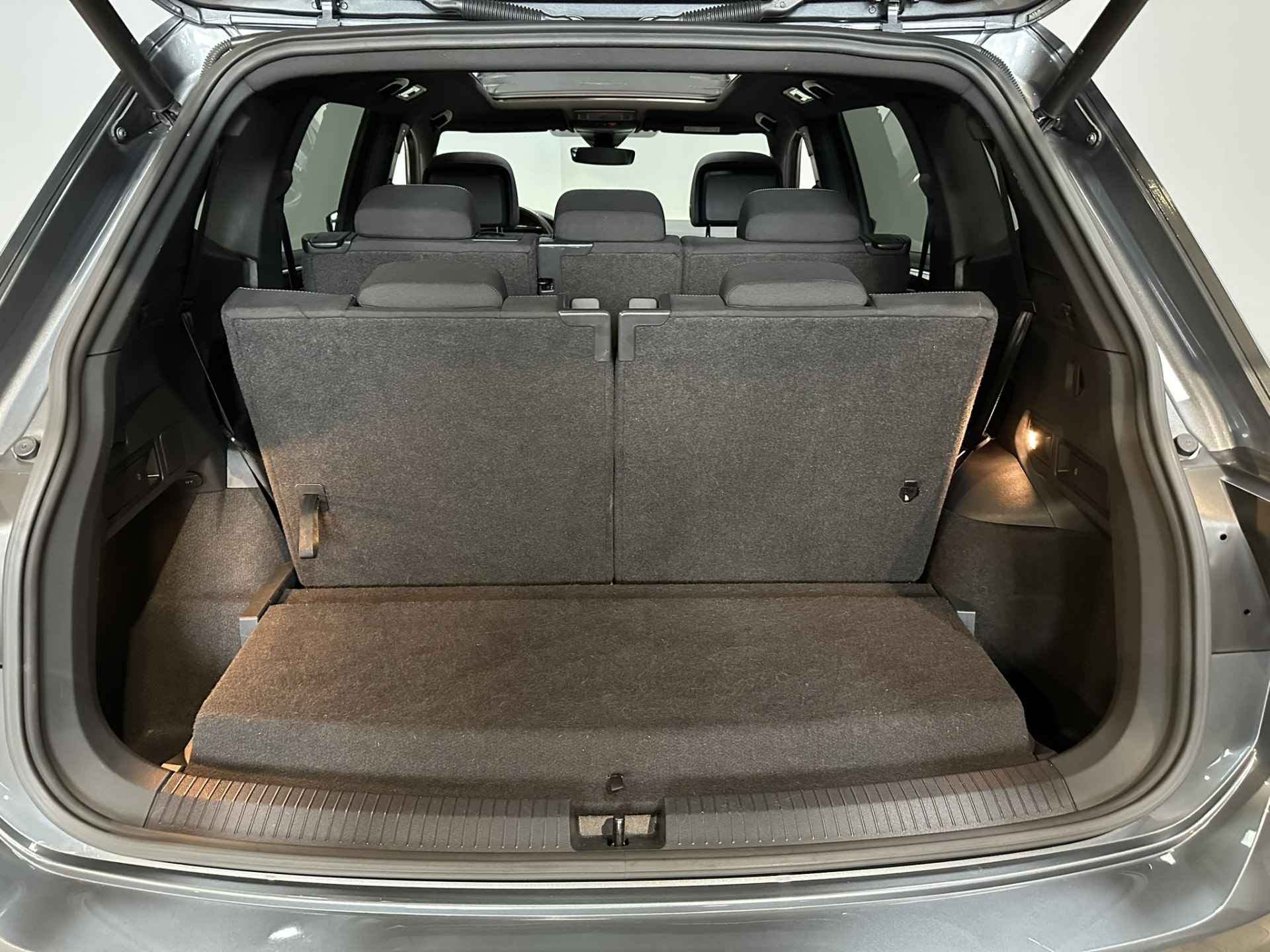 Volkswagen Tiguan Allspace 1.5 TSI Highline Business R 7pers. R Line | LED | Panorama | Virtual | Camera | Trekhaak | Adaptive Cruise | Massage stoelen | Apple Carplay Android Auto | Isofix | NAP | - 43/55