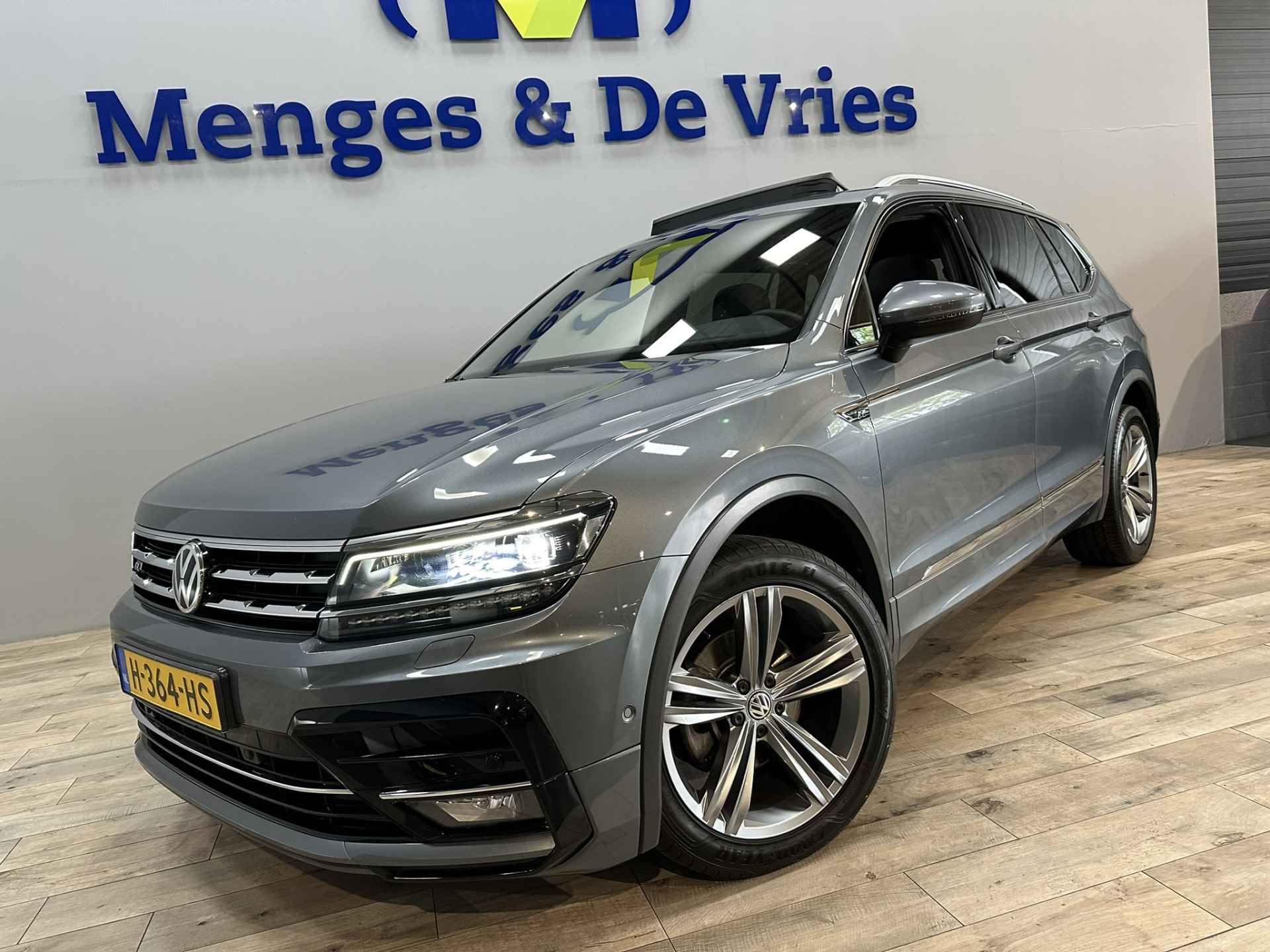 Volkswagen Tiguan Allspace 1.5 TSI Highline Business R 7pers. R Line | LED | Panorama | Virtual | Camera | Trekhaak | Adaptive Cruise | Massage stoelen | Apple Carplay Android Auto | Isofix | NAP | - 50/55