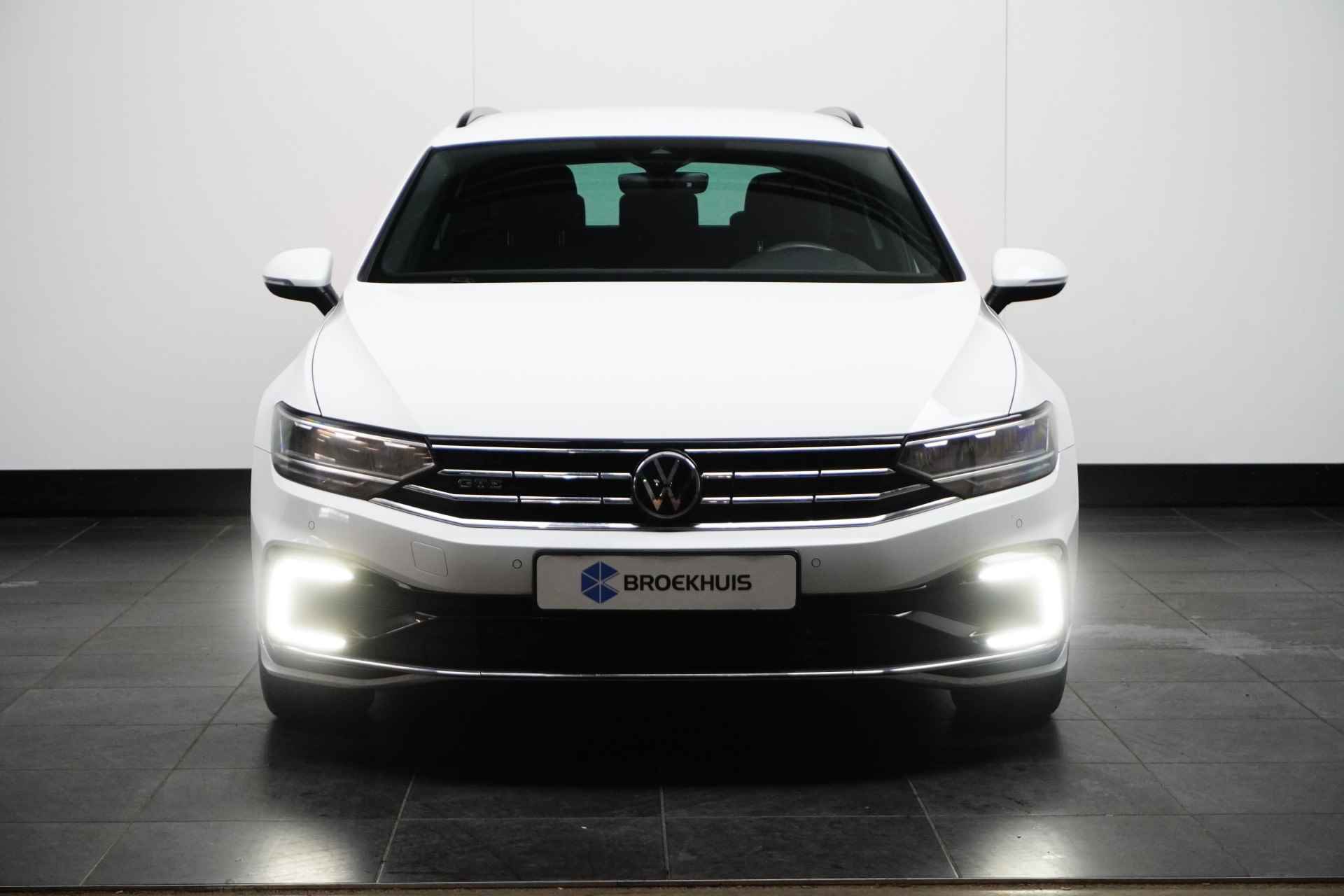 Volkswagen Passat Variant 1.4 TSI 204 pk PHEV GTE Business 6-DSG | Trekhaak elektrisch uitklapbaar | Dodehoek | ACC | - 3/34