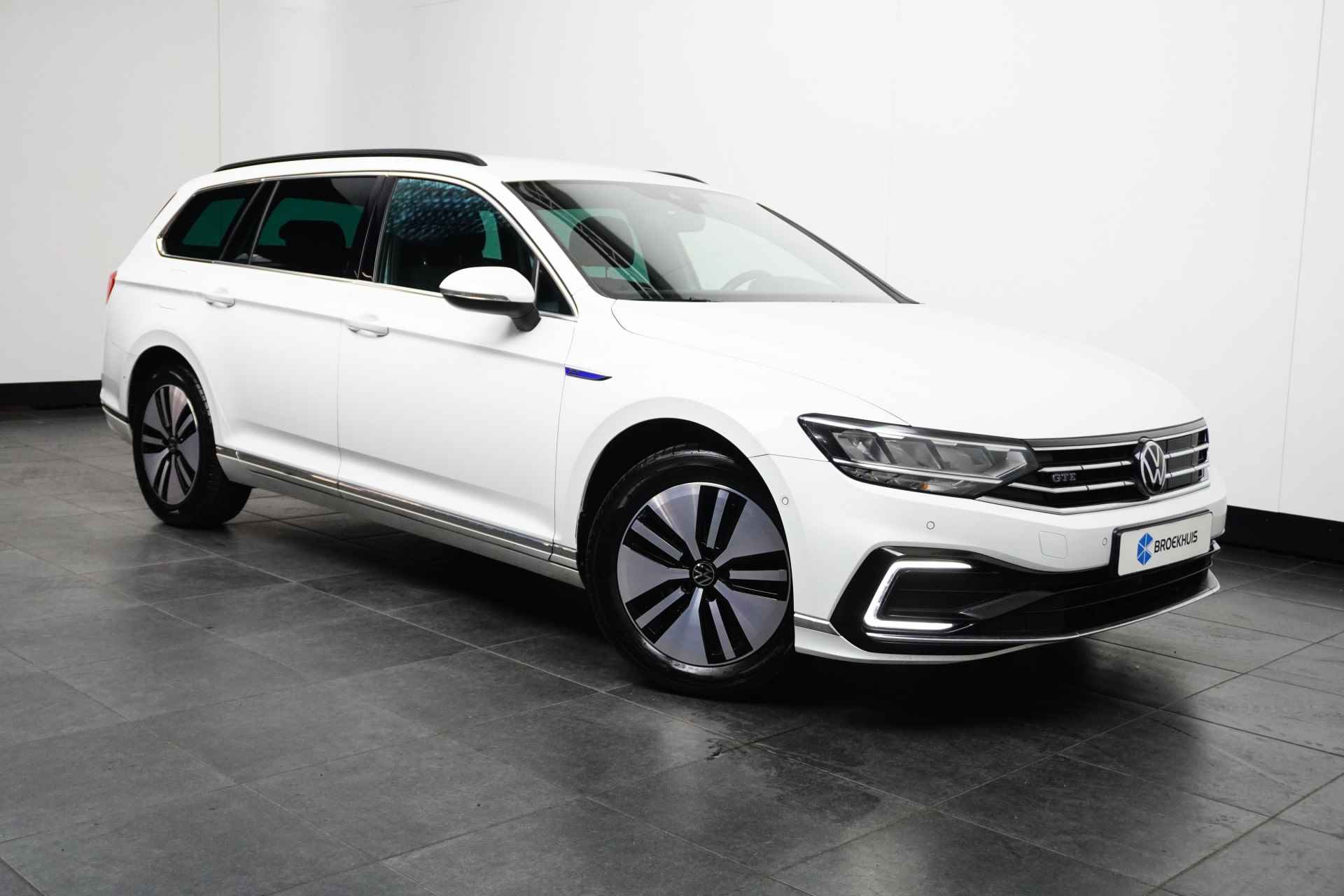 Volkswagen Passat Variant 1.4 TSI 204 pk PHEV GTE Business 6-DSG | Trekhaak elektrisch uitklapbaar | Dodehoek | ACC | - 4/34