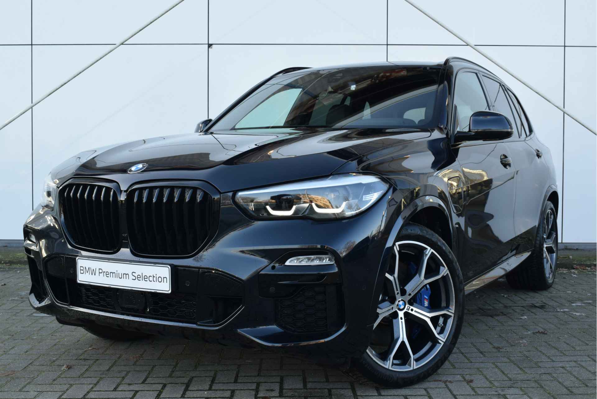 BMW X5 xDrive45e High Executive M Sport Automaat / Panoramadak / Sportstoelen / Stoelverwarming / Adaptieve LED / Parking Assistant / Harman Kardon / Live Cockpit Professional - 33/33