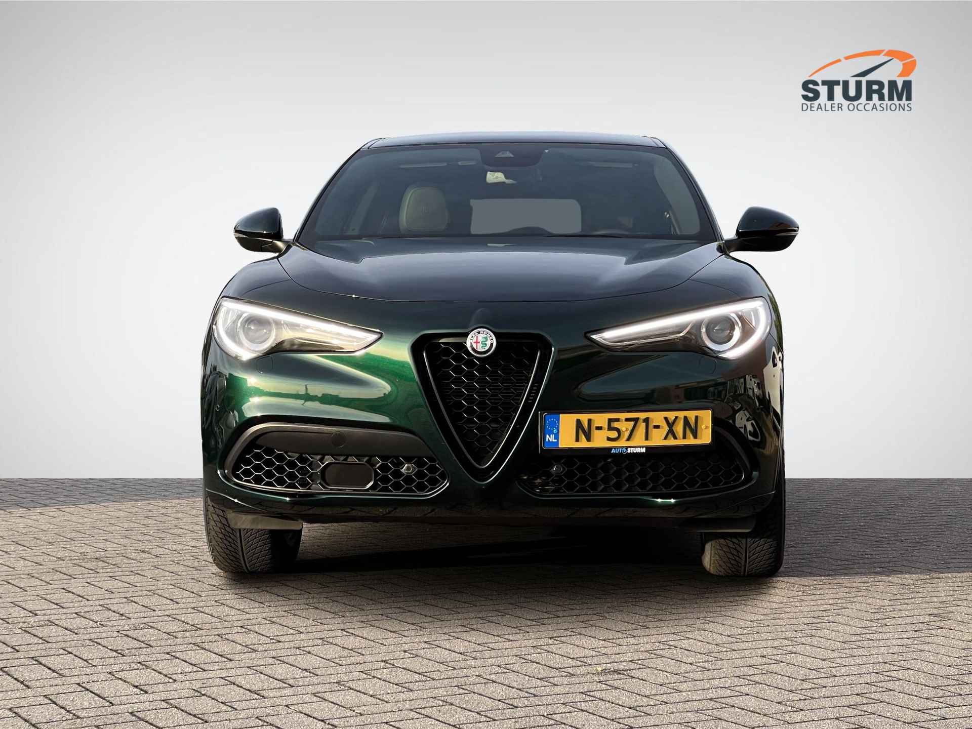 Alfa Romeo Stelvio 2.0 T AWD Veloce 'Verde Visconti' | Trekhaak Afneembaar | Navigatie | Camera | Harman/Kardon | Geheugenstoel | Vol-Leder | Stuur- + Stoelverwarming | Rijklaarprijs! - 2/37