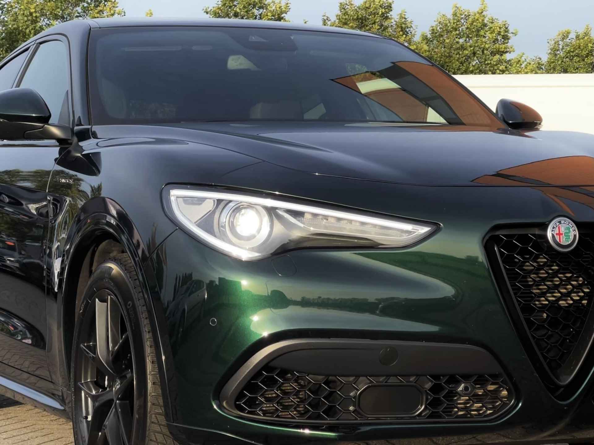 Alfa Romeo Stelvio 2.0 T AWD Veloce 'Verde Visconti' | Trekhaak Afneembaar | Navigatie | Camera | Harman/Kardon | Geheugenstoel | Vol-Leder | Stuur- + Stoelverwarming | Rijklaarprijs! - 22/37