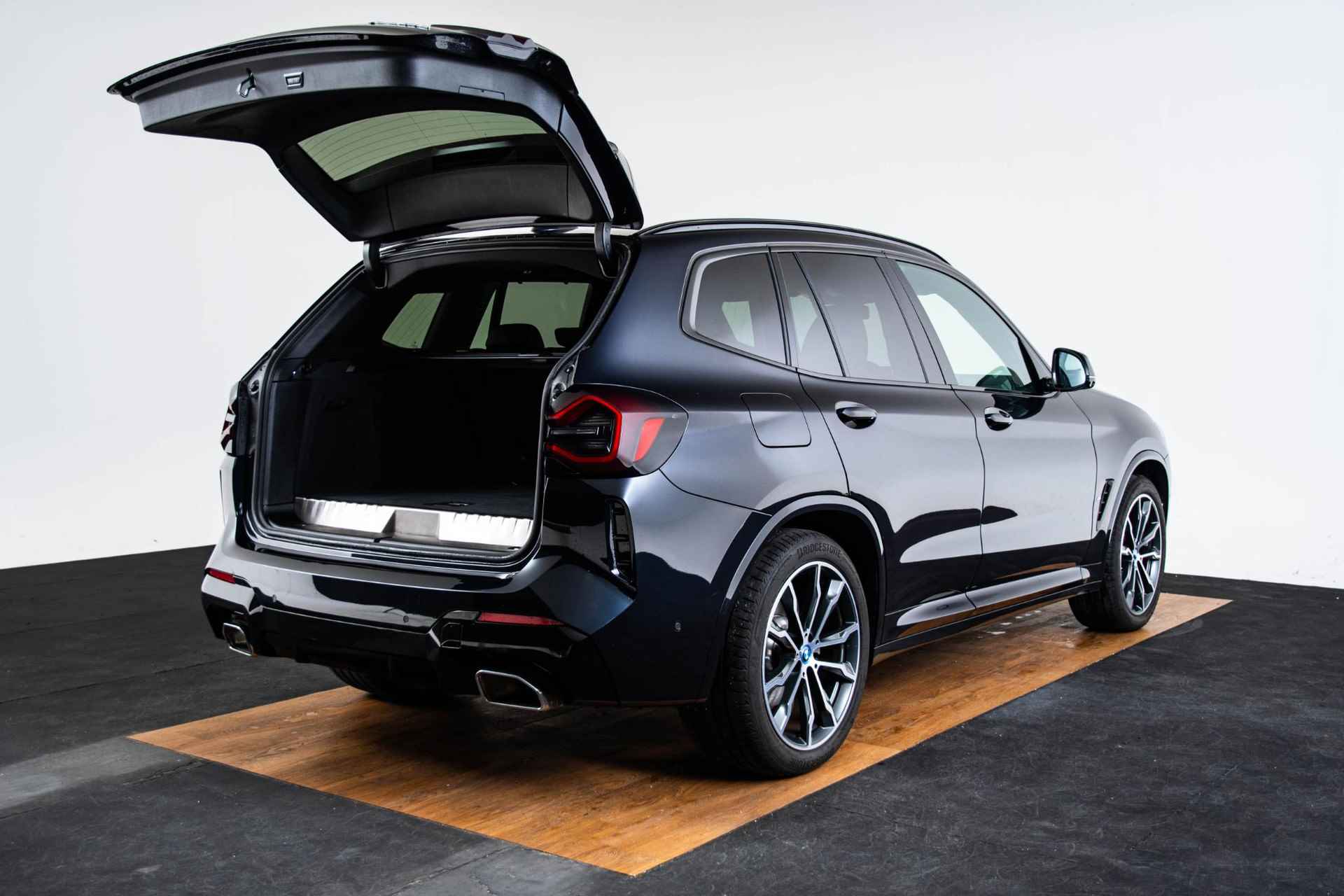 BMW X3 xDrive30e High Executive M Sport - Panoramadak - Parking Assistant Plus - Leder - Elektrisch verstelbare voorstoelen - Head-Up - Harman Kardon - 12/71