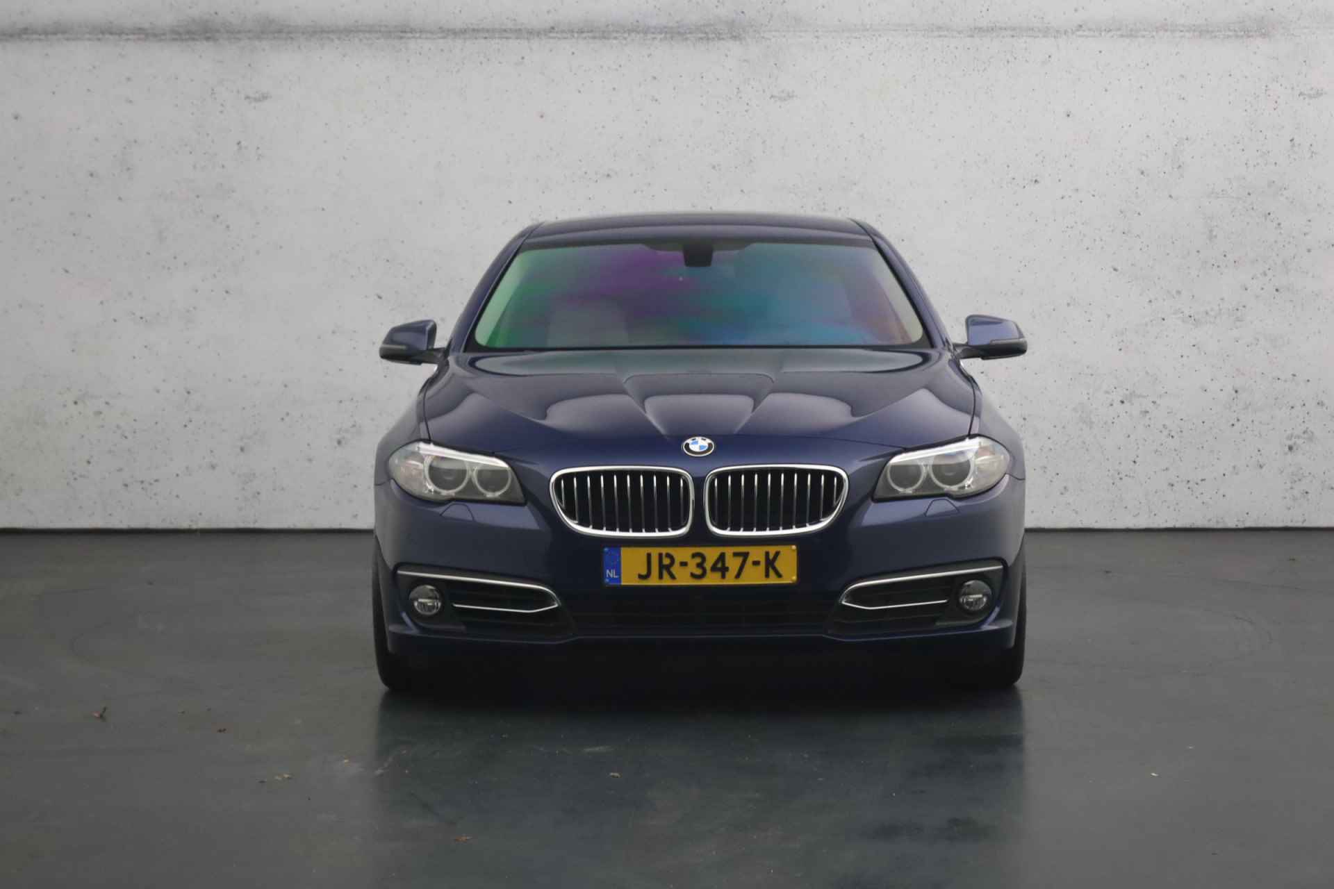 BMW 5 Serie 520i Luxury Edition | Lederen bekleding | Parkeersensoren | Elektrisch verstelbare verwarmde stoelen | Navigatie - 10/30