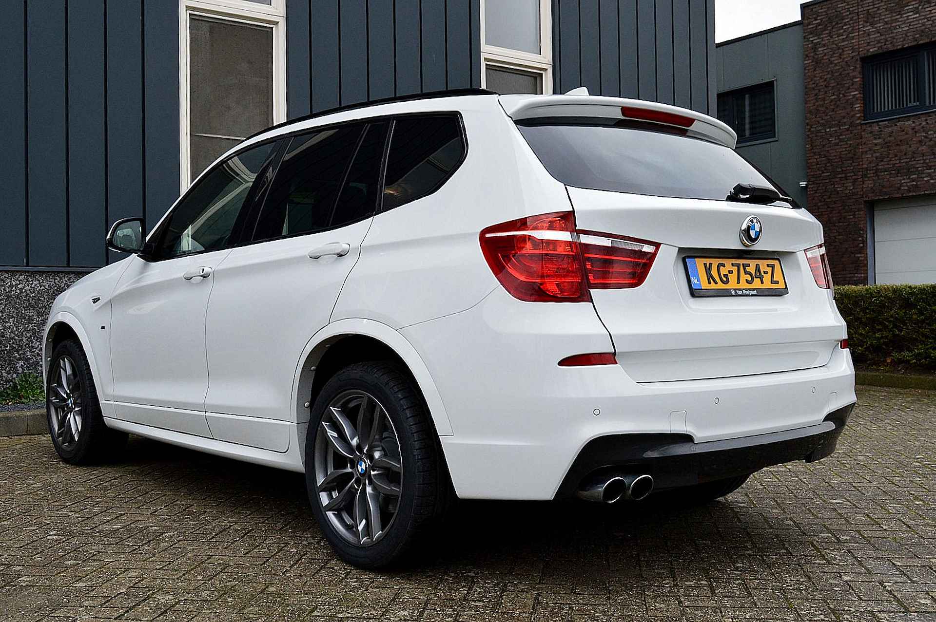 BMW X3 xDrive28i M-Sport High Executive Rijklaarprijs-Garantie Navigatie Leder Panorama dak Xenon Airco - 3/38