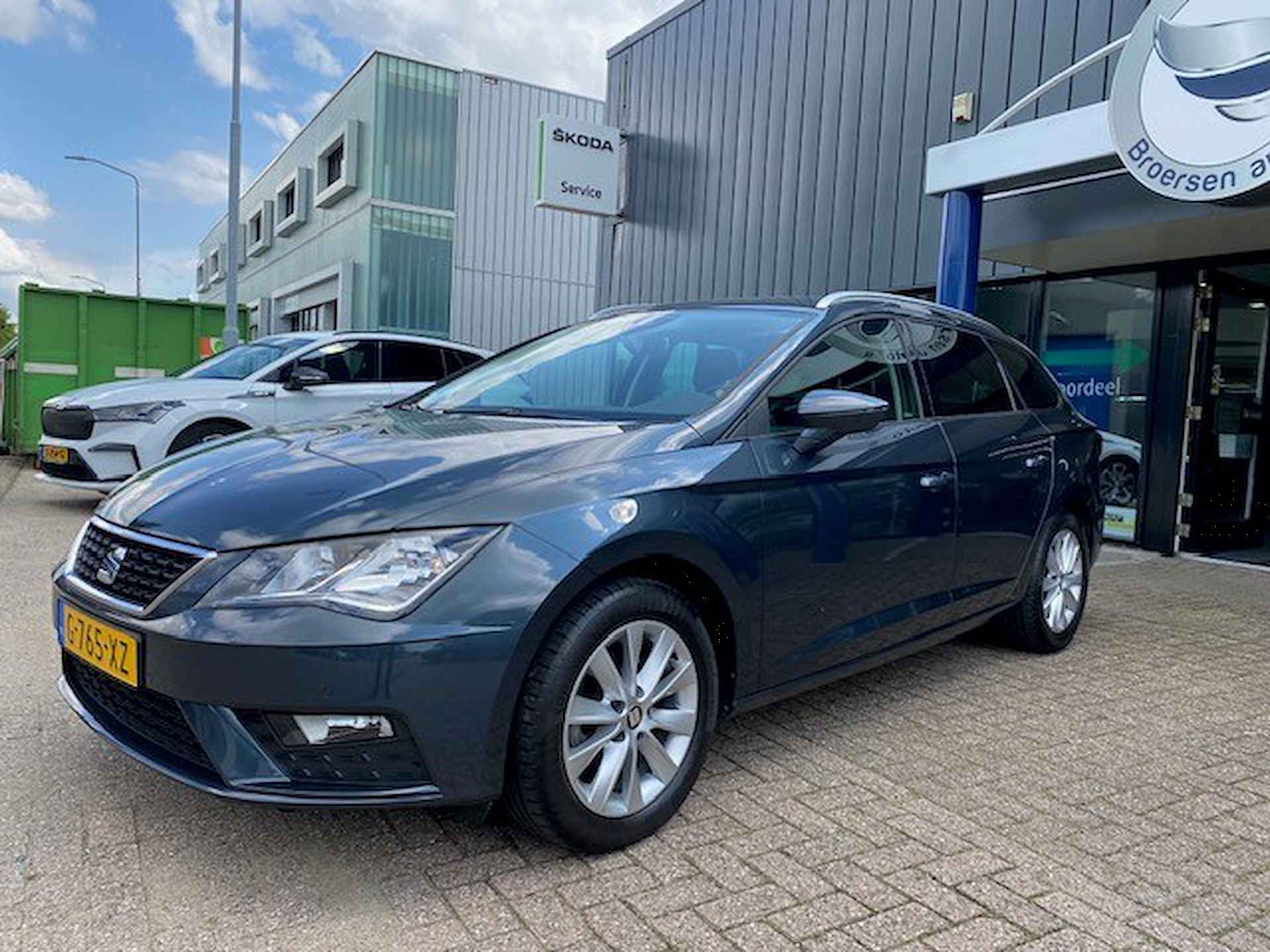 SEAT Leon 1.0 TSI 115PK Style Ultimate Edition met FullLink, Trekhaak en Navi - 4/35