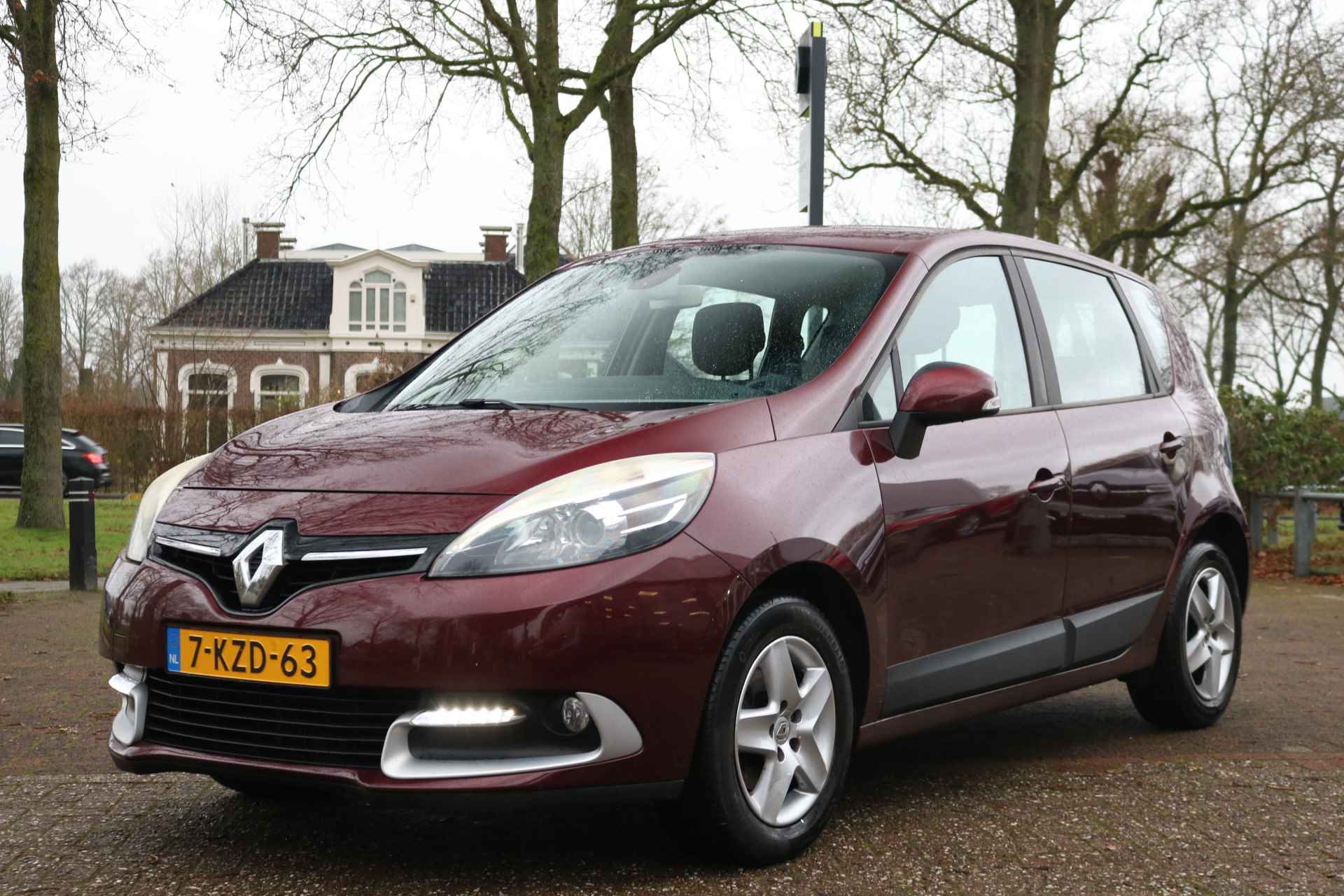 Renault Scénic TCe 115 Expression | Achteruitrijcamera | Clima | Cruise - 3/19