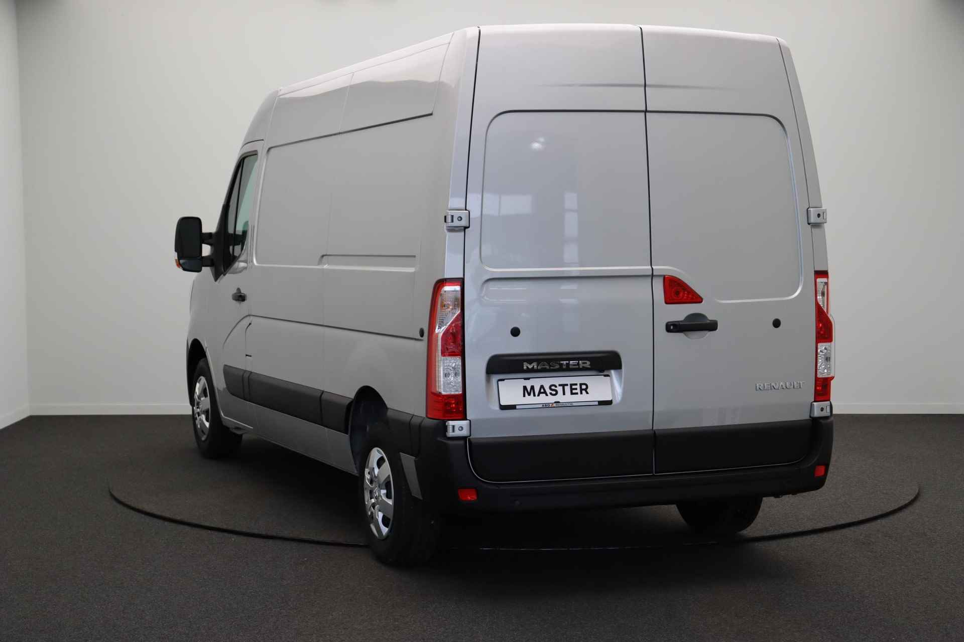 Renault Master T35 2.3 dCi 135pk L2H2 Work Edition | Trekhaak | Climate control | Laadruimtepakket | - 2/30