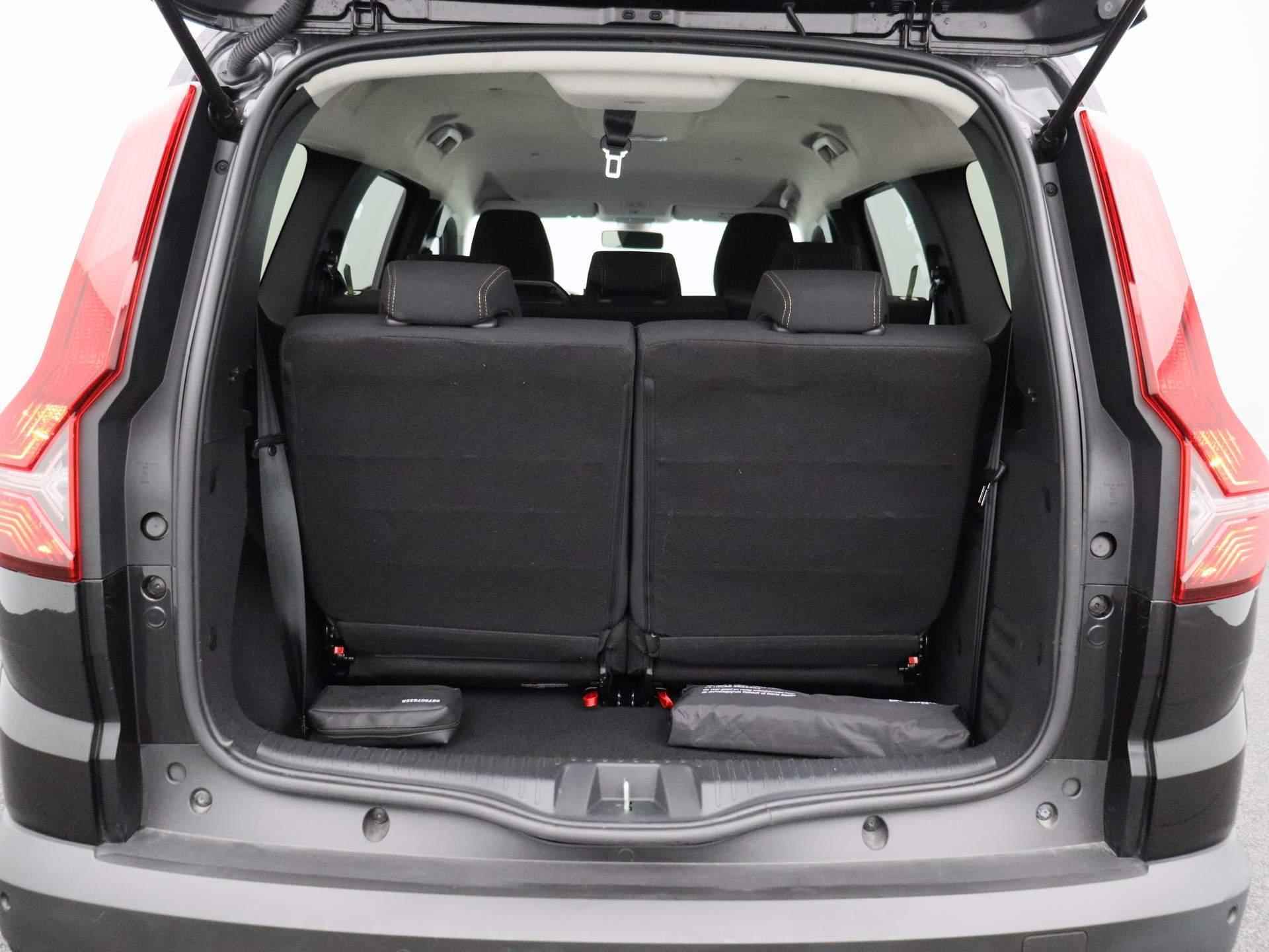 Dacia Jogger 1.0 - 110PK TCe Extreme 7p. | Navigatie | Apple Carplay/Android Auto | Climate control| Parkeersensoren| Lichtmetalen Velgen | Camera | LED Lampen | Licht & Regen Sensoren | - 13/36