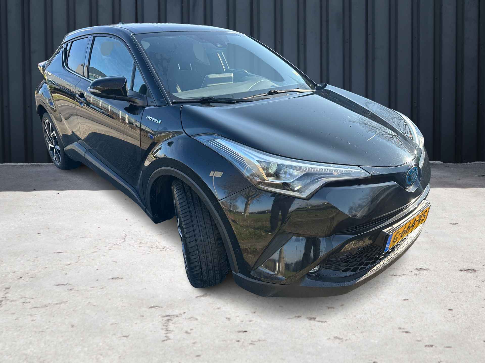 Toyota C-HR 1.8 Hybrid Style Ultimate (98 PK) 1e-Eig. Keurig-Onderh. BOVAG-Garantie. NL-Auto. Navigatie, Adaptive-Cruisecontrol, Keyless-Entry/Start, Achteruitrijcamera, Parkeersensoren-V+A, Premium-Audio, Bluetooth, DAB, Stoelverwarming Stuurverwarming, Licht-Zicht-Pakket, Lm-Velgen-18Inch, Privacy-Glas - 4/23