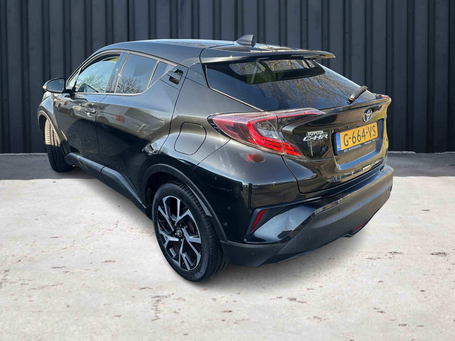 Toyota C-HR 1.8 Hybrid Style Ultimate (98 PK) 1e-Eig. Keurig-Onderh. BOVAG-Garantie. NL-Auto. Navigatie, Adaptive-Cruisecontrol, Keyless-Entry/Start, Achteruitrijcamera, Parkeersensoren-V+A, Premium-Audio, Bluetooth, DAB, Stoelverwarming Stuurverwarming, Licht-Zicht-Pakket, Lm-Velgen-18Inch, Privacy-Glas - 5/23