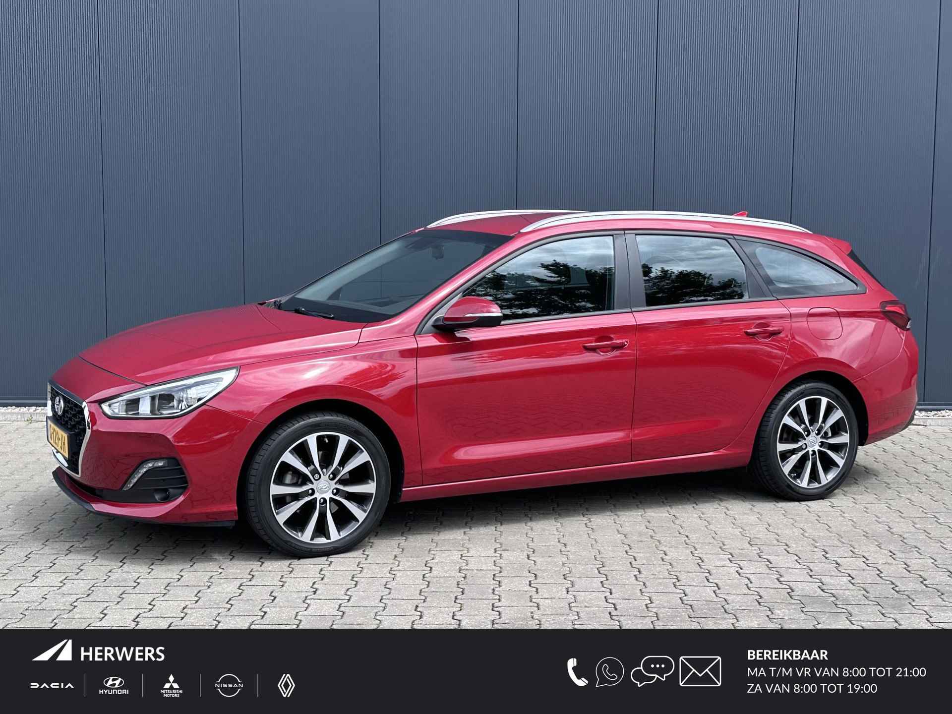 Hyundai i30 Wagon 1.0 T-GDI Comfort / Navigatiesysteem / 17'' Lichtmetalen velgen / Parkeersensoren / - 1/28